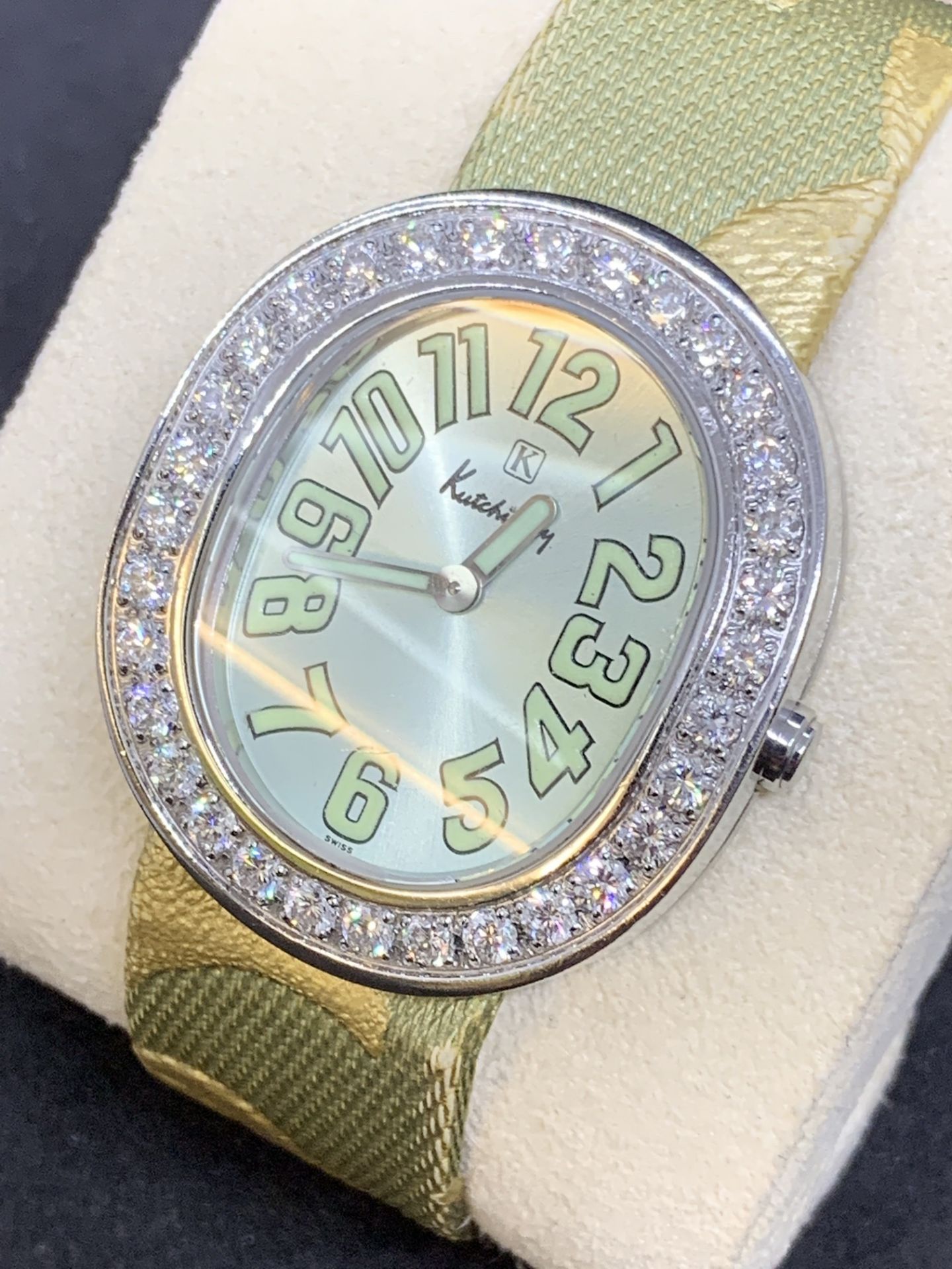 KUTCHINSKY LADIES WATCH SET WITH APPROX 3.00cts