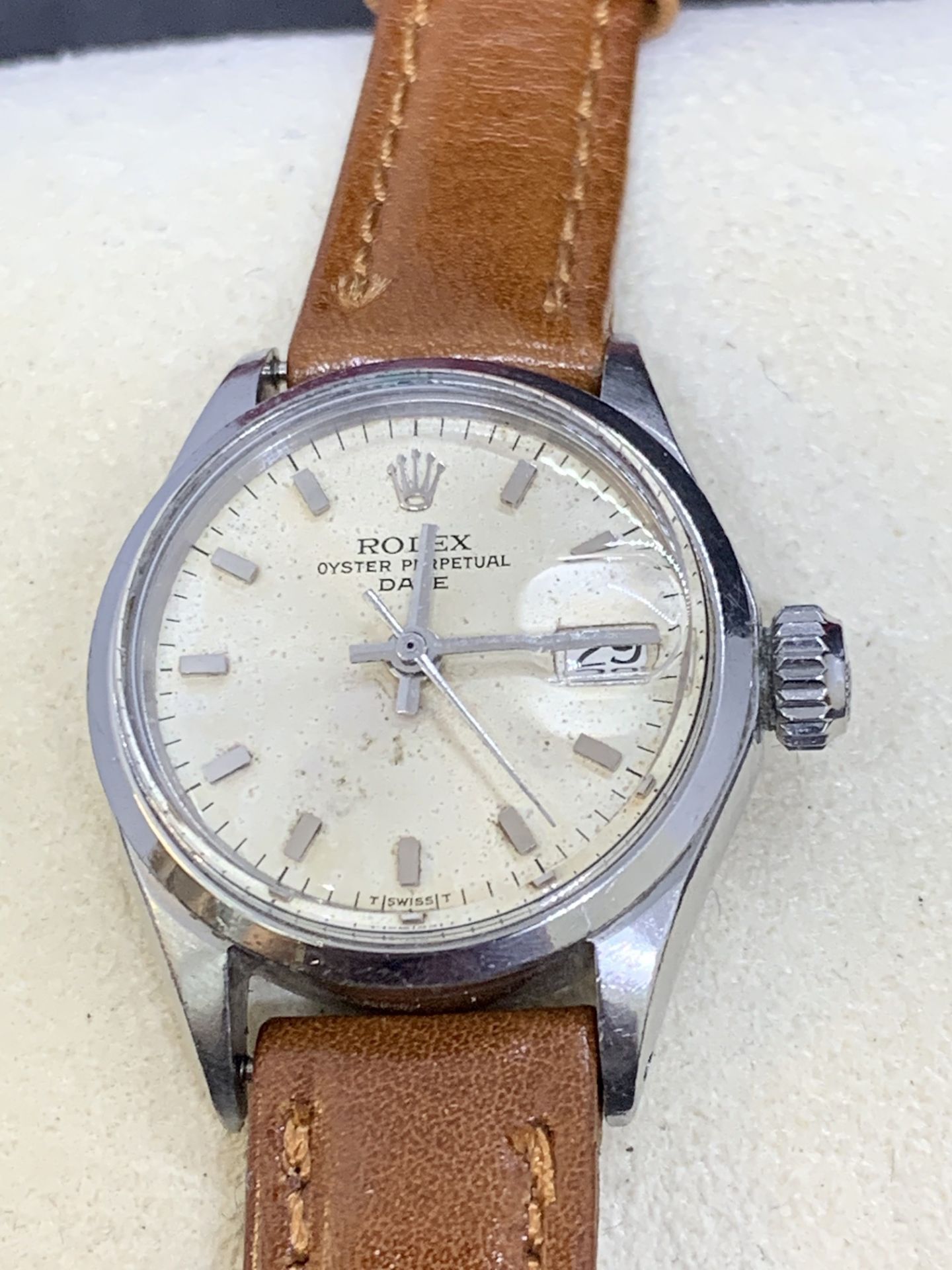 VINTAGE ROLEX OYSTER PERPETUAL DATE WATCH