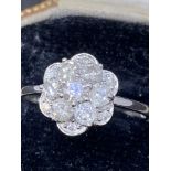 Very pretty diamond cluster 9 carat gold ring approximately 1.1 carats of diamonds