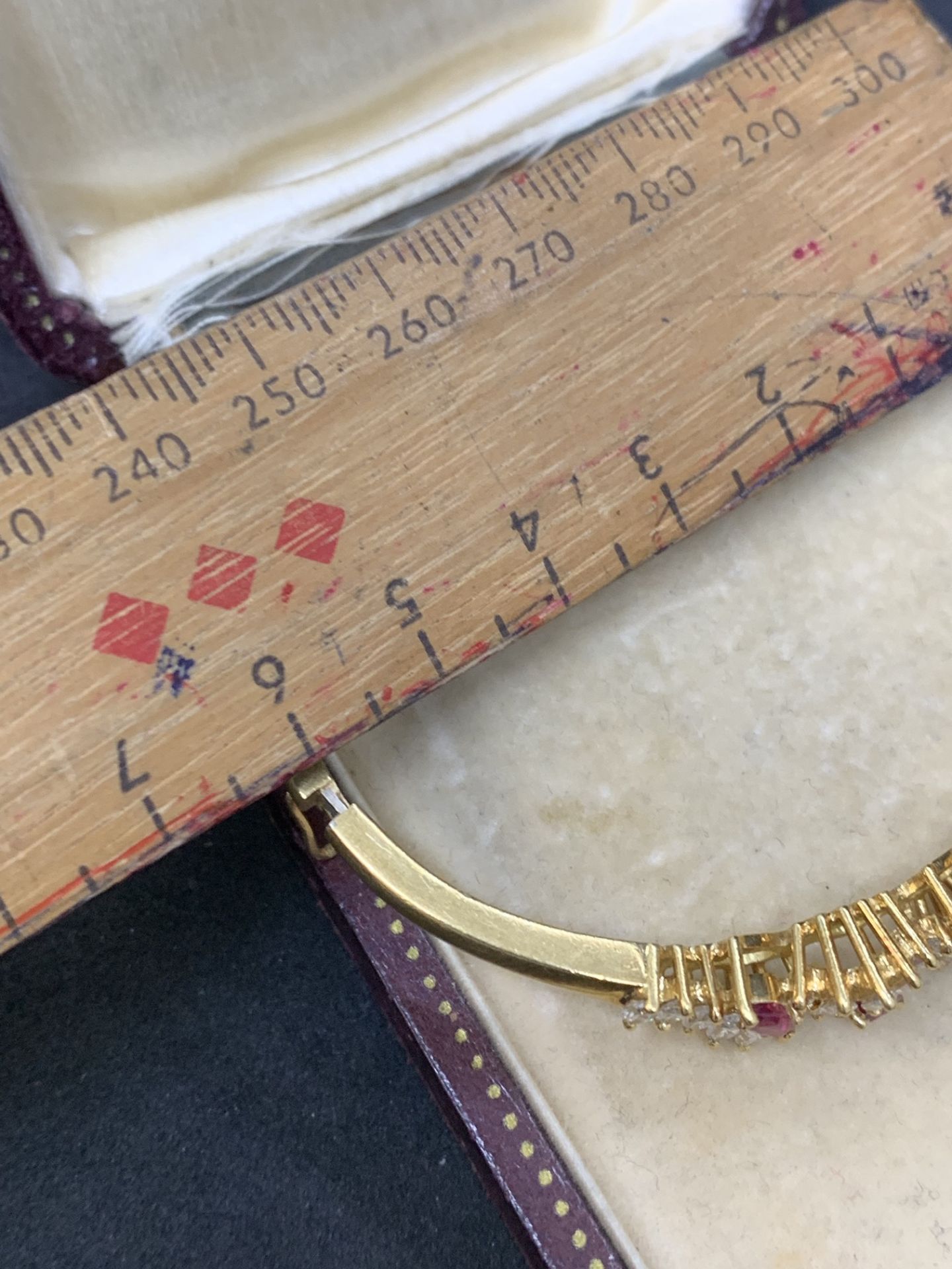 18 carat gold bangle set with rubies emeralds sapphire and diamonds H/I colour VS/SI clarity - Image 6 of 9