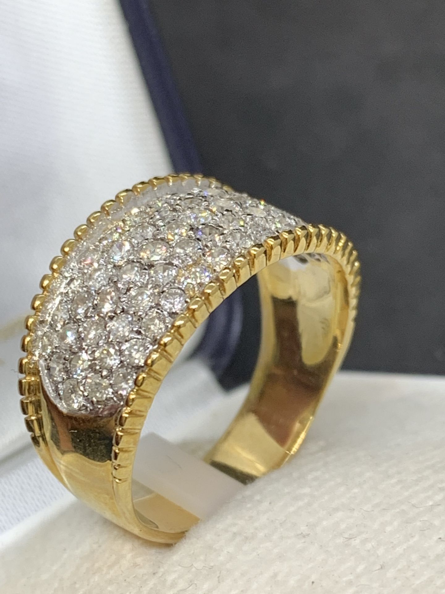 14 carat gold ring set with approximately 1.8 carats of diamonds Approximately 6.7 g - Image 3 of 4