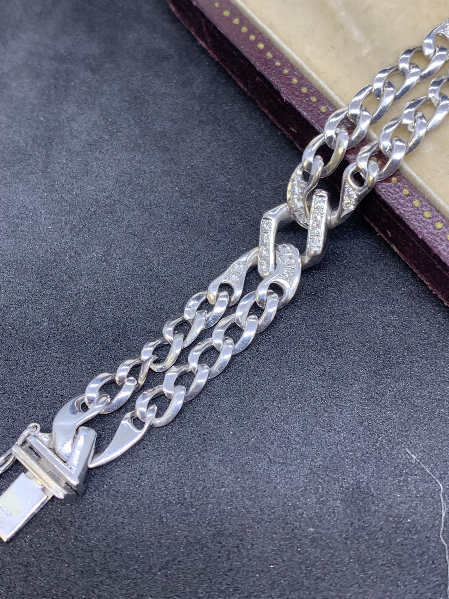 White gold 18 carat diamond set bracelet G/VS diamonds approximately 24.3 g - Image 2 of 4