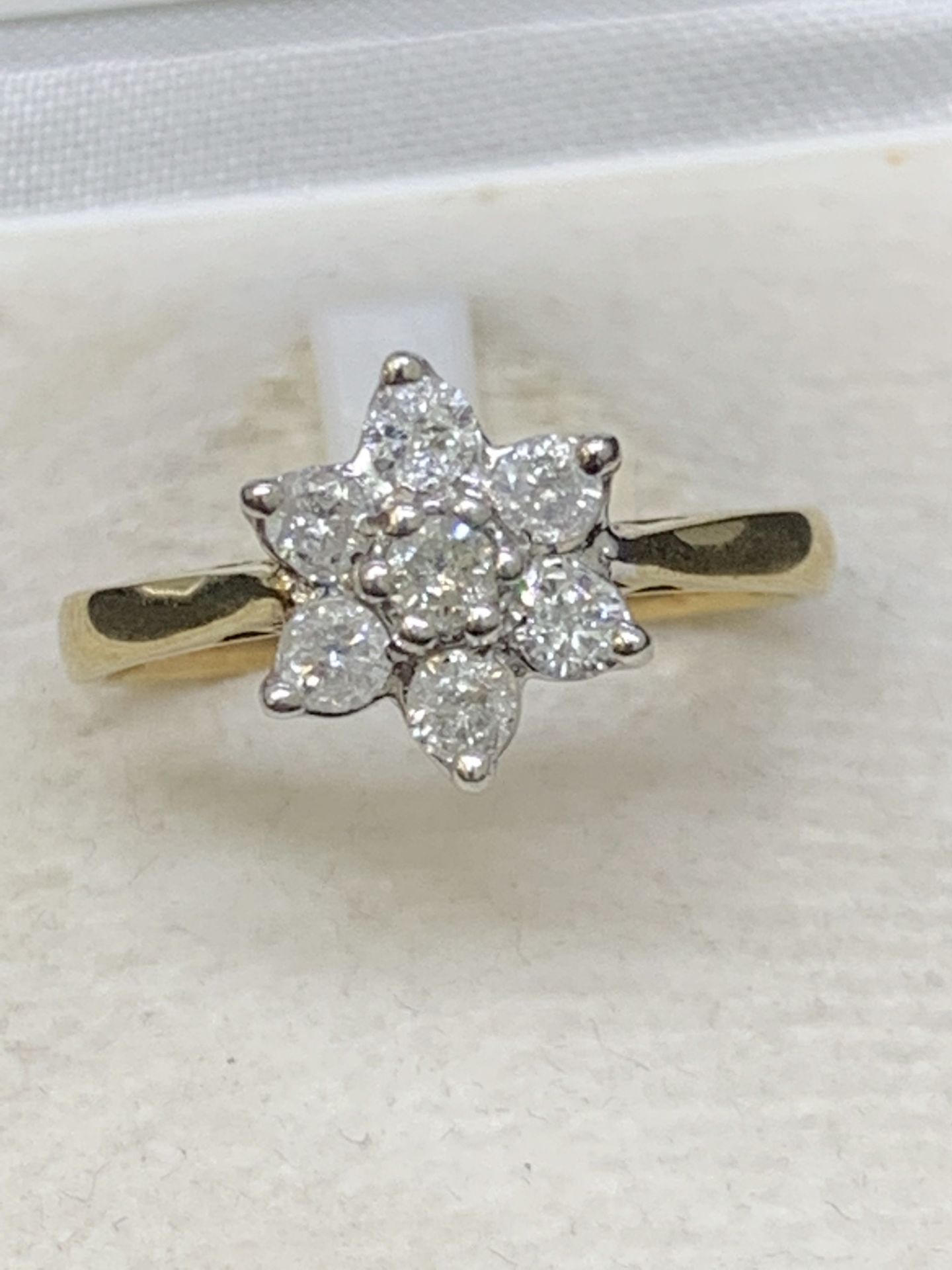 9 carat gold diamond Daisy ring approximately 0.5 carats of diamonds - Image 2 of 3