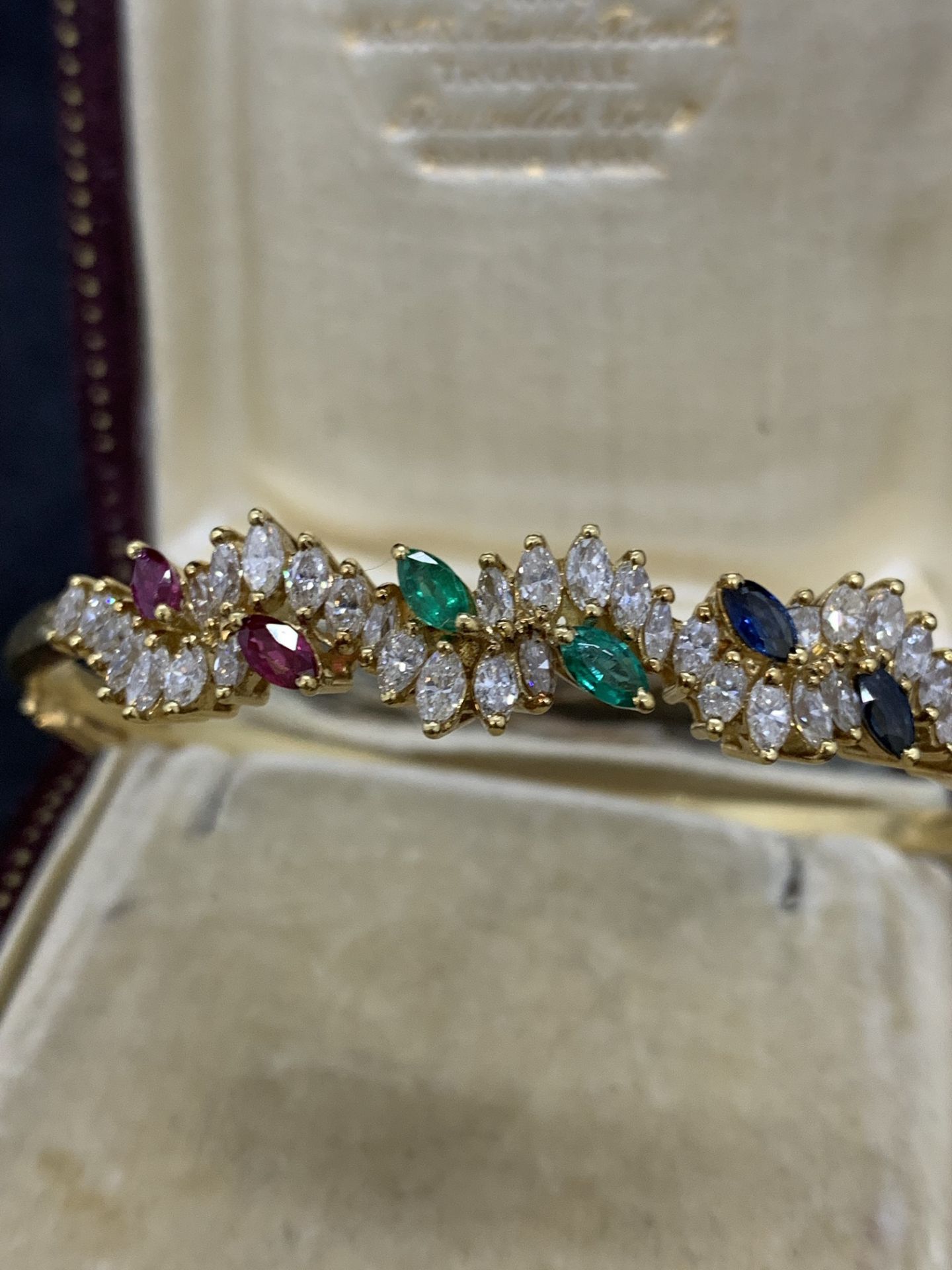 18 carat gold bangle set with rubies emeralds sapphire and diamonds H/I colour VS/SI clarity - Image 9 of 9