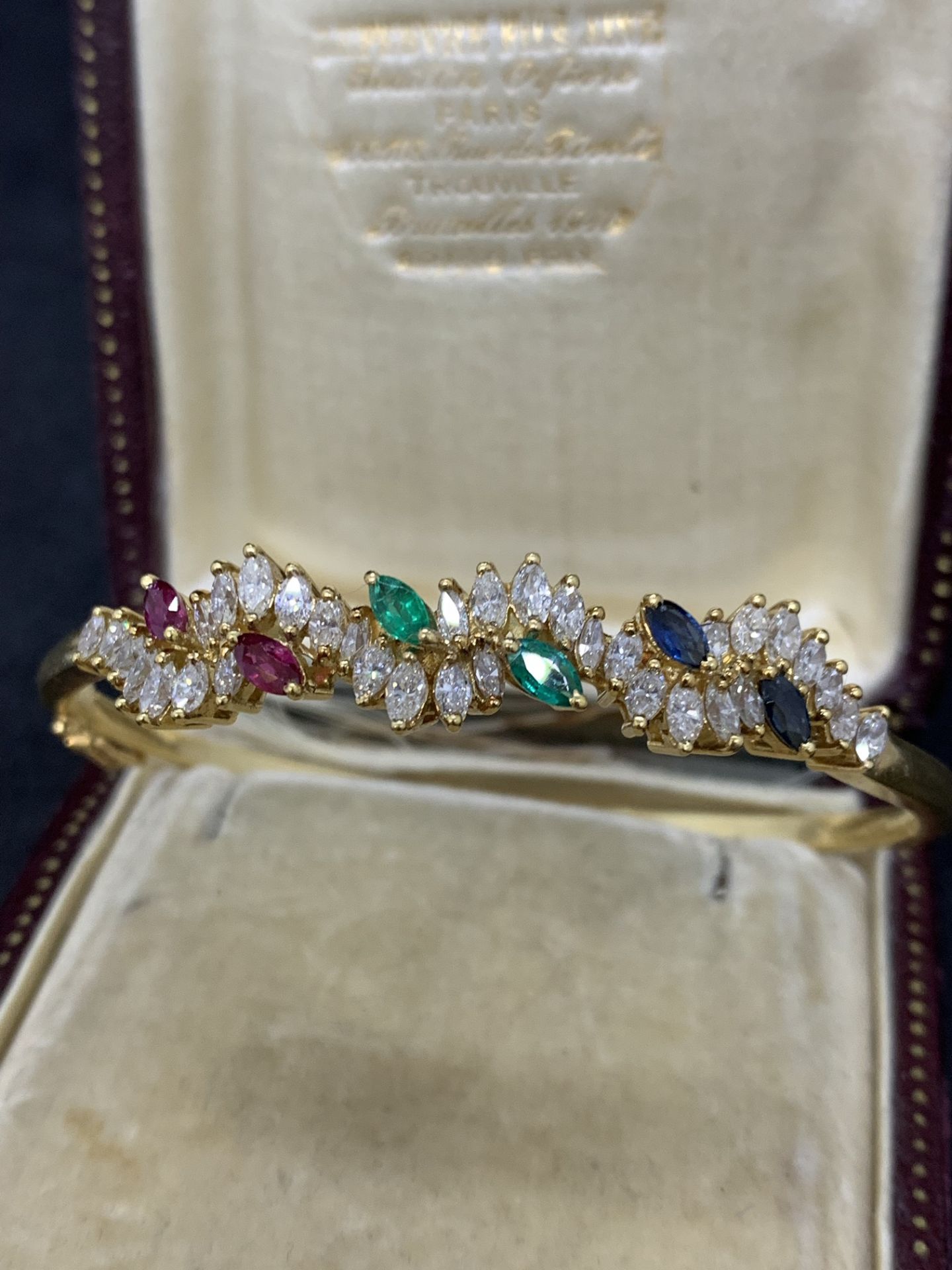 18 carat gold bangle set with rubies emeralds sapphire and diamonds H/I colour VS/SI clarity - Image 8 of 9