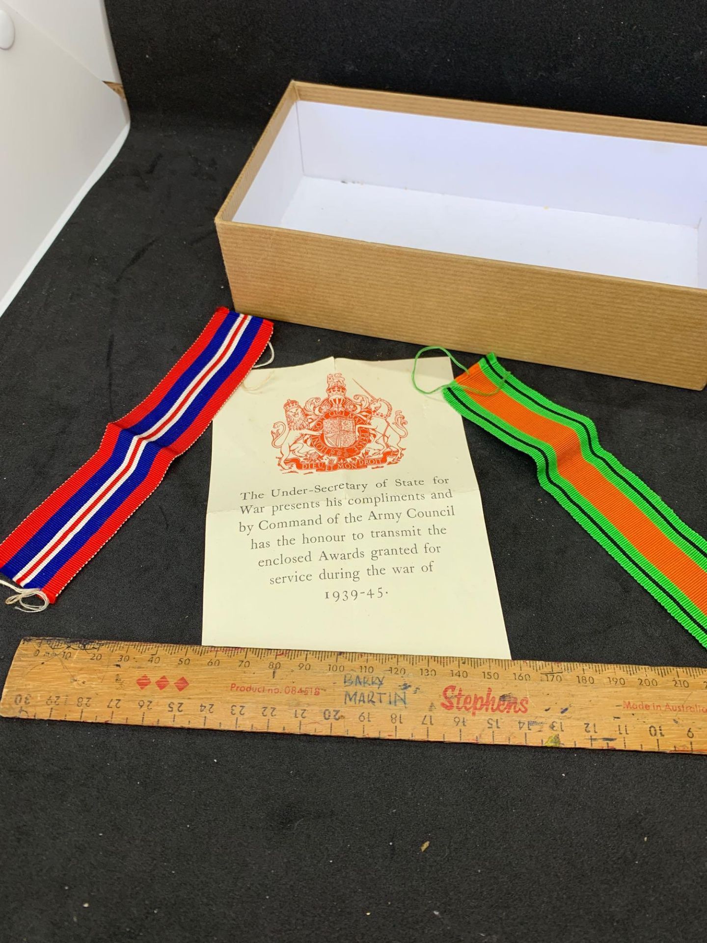Various army medals and badges including defence medal inc ribbons that look unused and original - Image 6 of 8