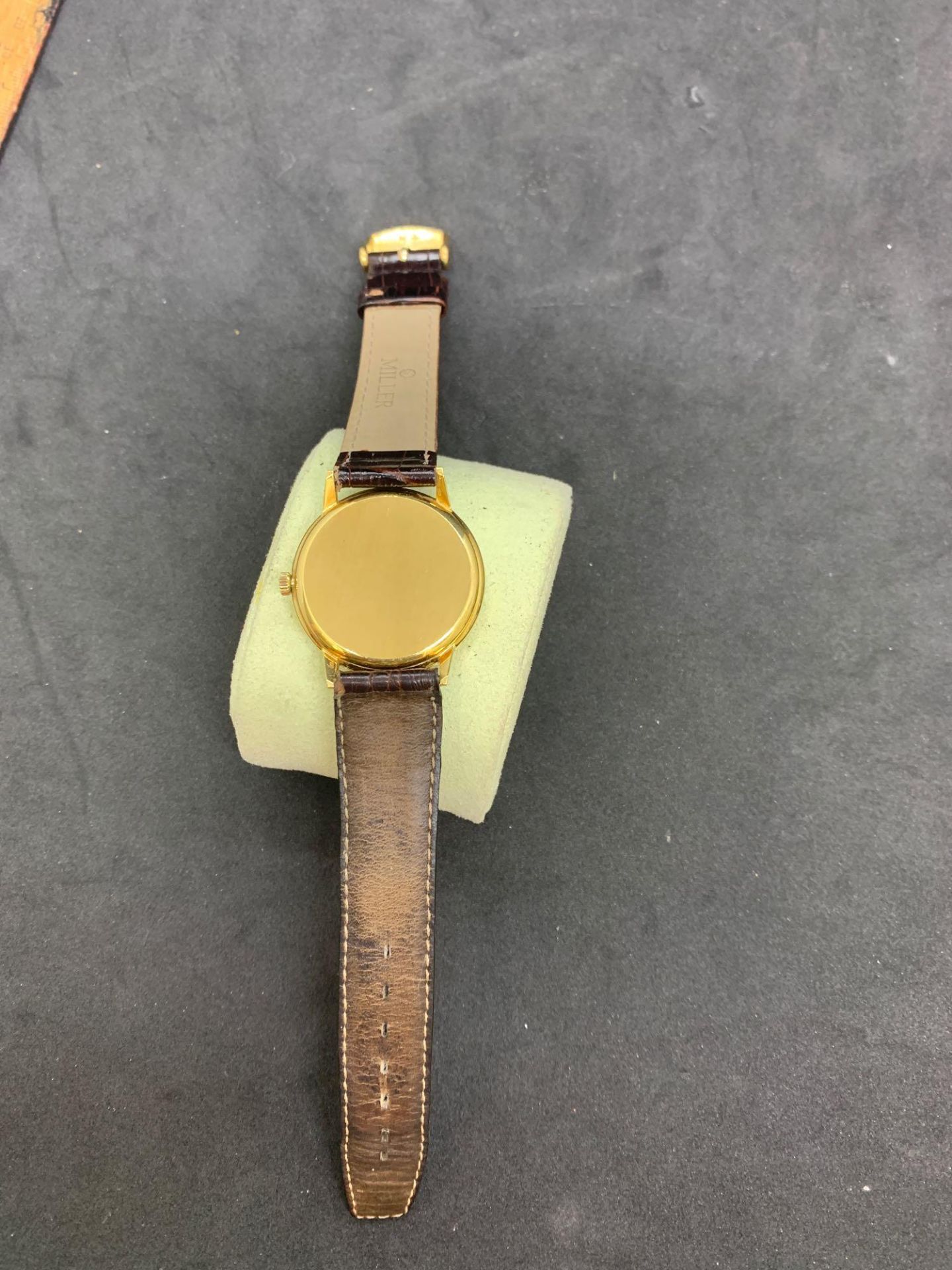 18ct Gold Omega Geneve 35 mm date watch - Image 3 of 4