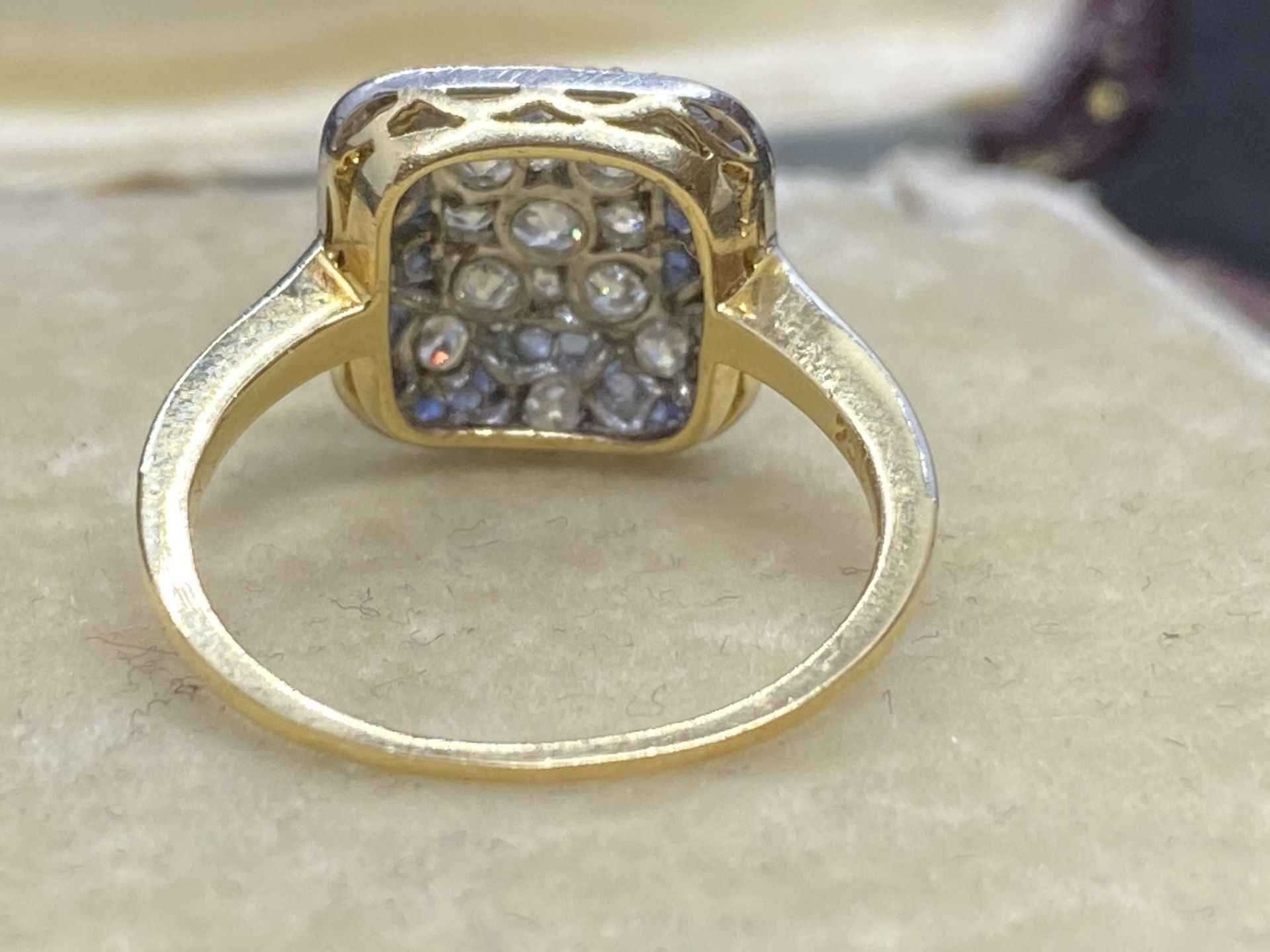 Art Deco 18ct Gold Sapphire & Diamond Ring - Image 2 of 3