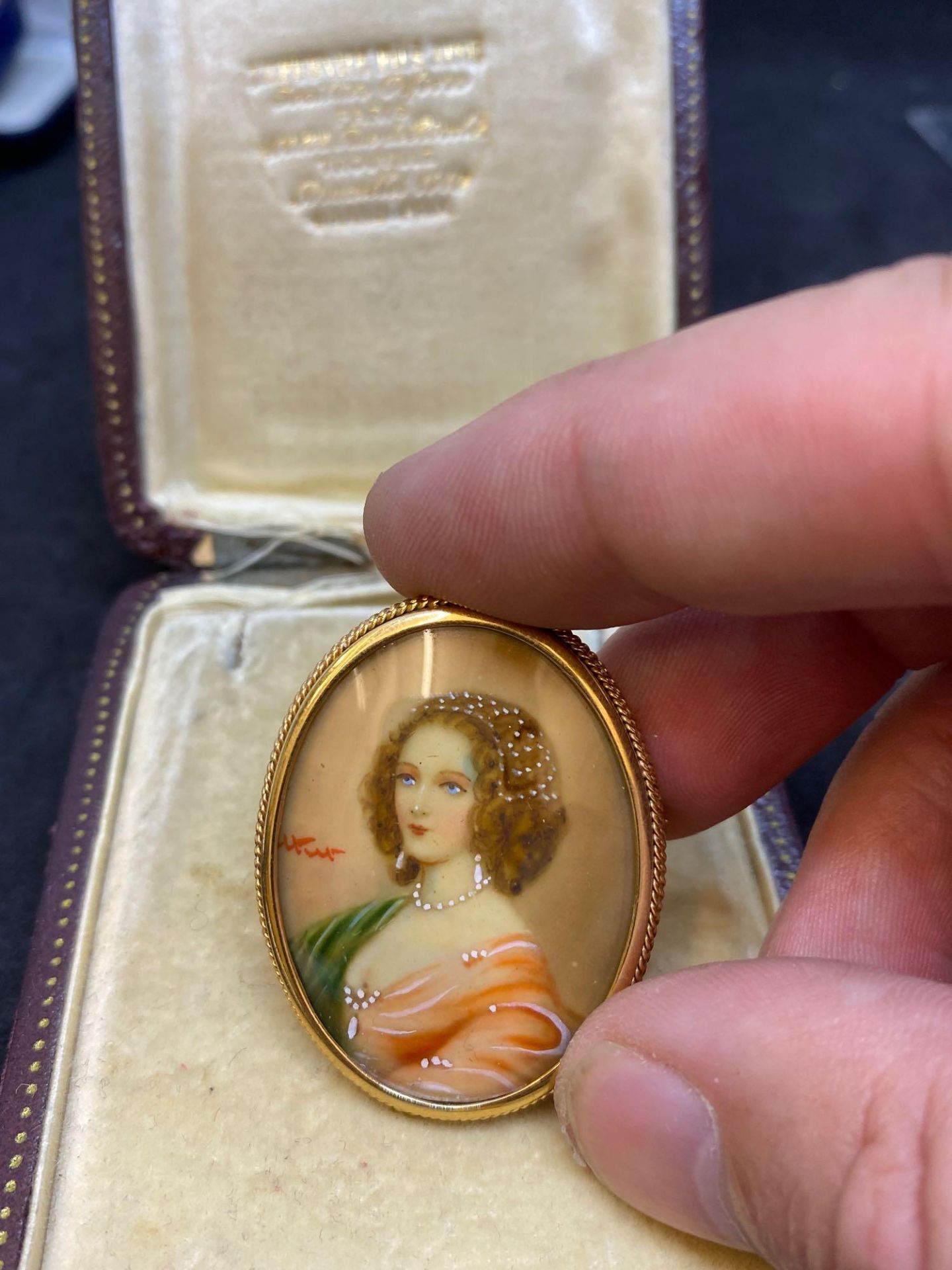 18ct Gold Miniature Enamel Portrait Brooch - 14 Grams - Image 4 of 4