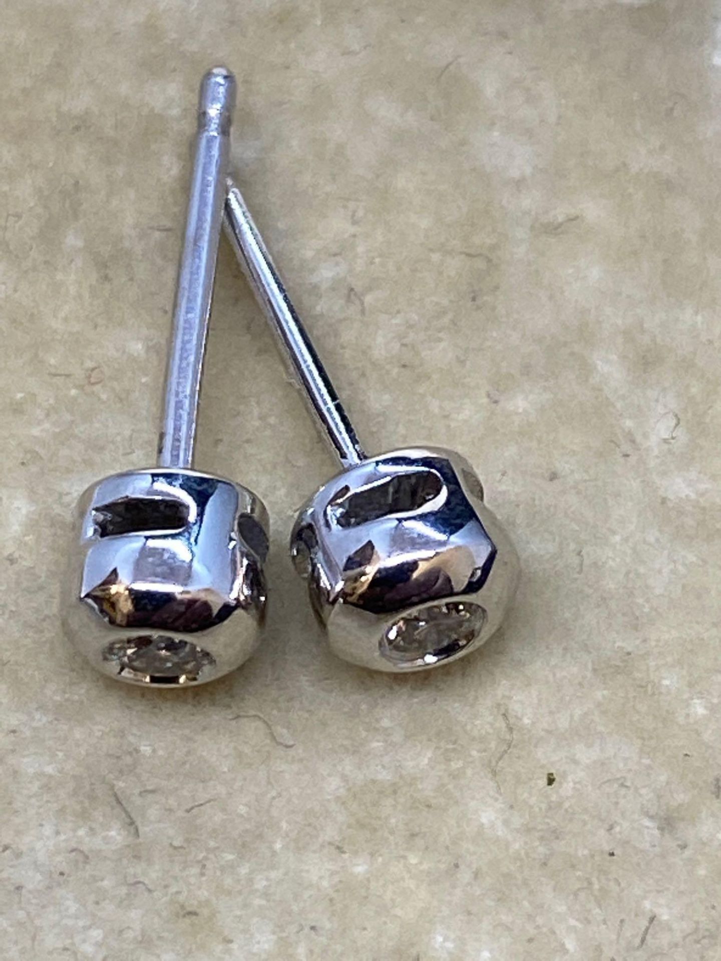 9ct White Gold Diamond Studs - Image 2 of 2