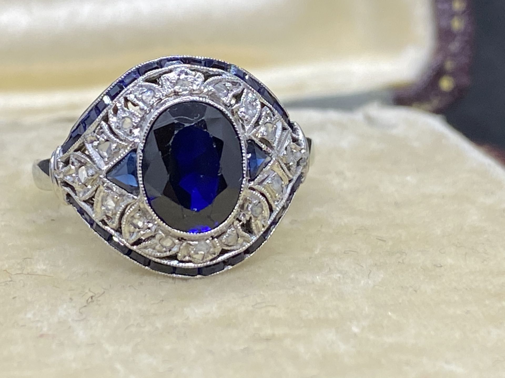 Stunning Art Deco 18ct Gold Sapphire & Diamond Ring - Dated 8-3-32