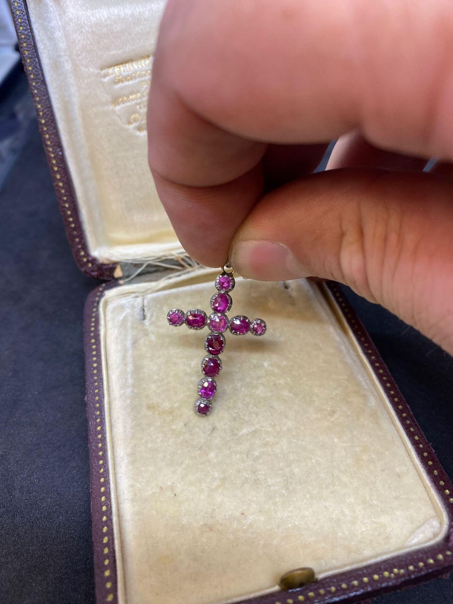 Stunning Antique 1.50ct Ruby Set Cross Pendant - Image 3 of 3