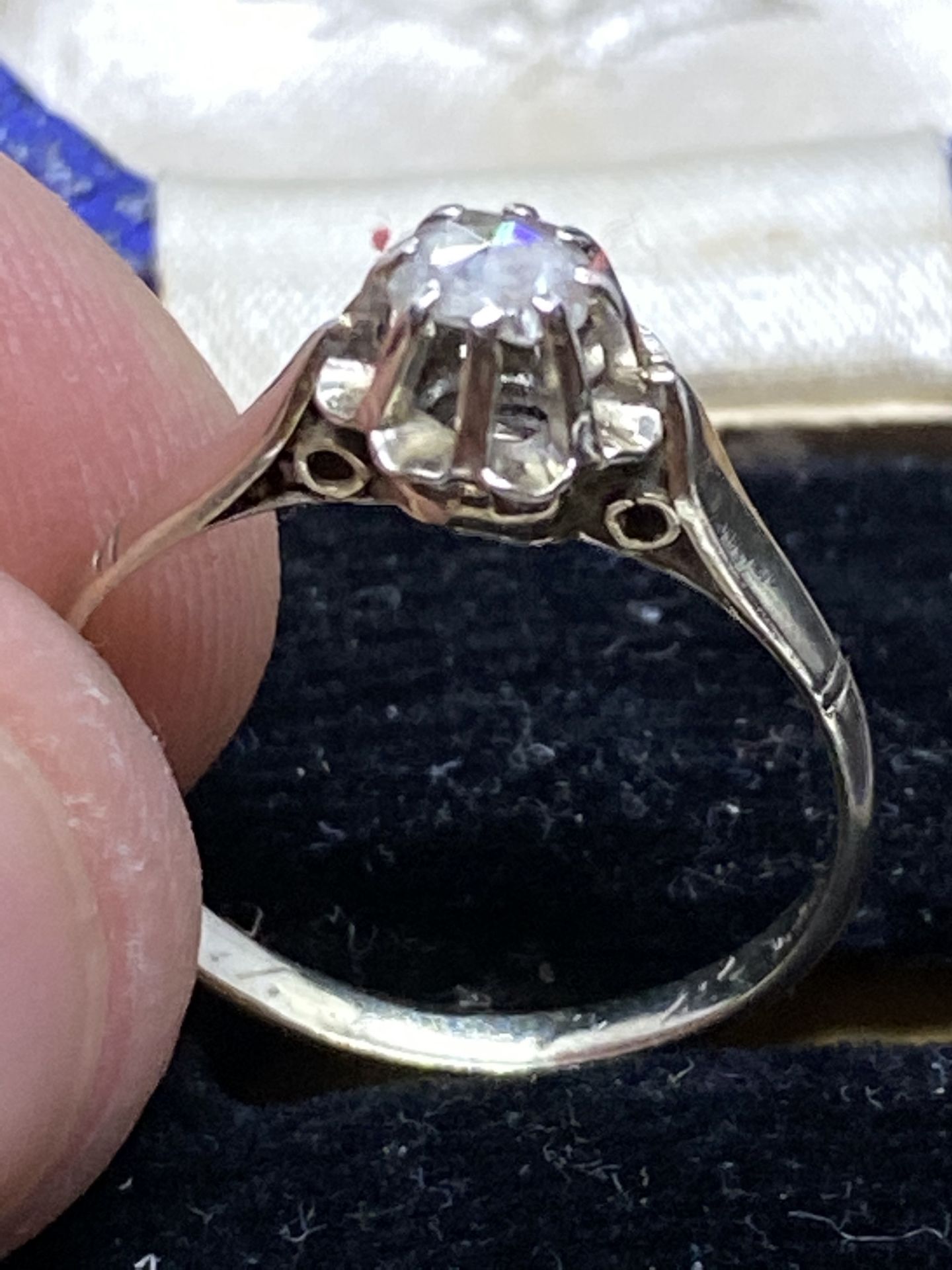 18ct Gold Diamond Set Ring - Image 5 of 5