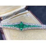 Stunning Antique 35.00ct Emerald & 8.00ct Diamond Platinum Brooch - 18 Grams