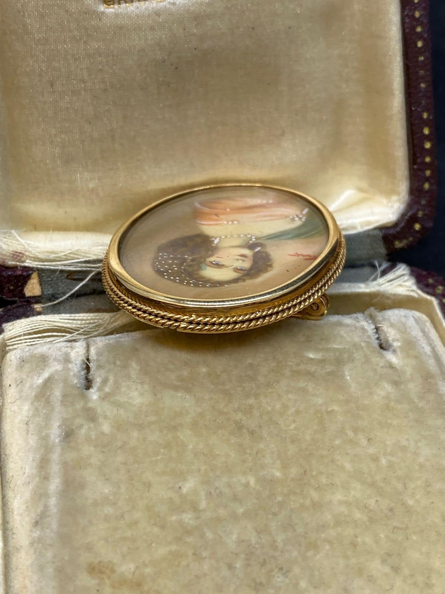18ct Gold Miniature Enamel Portrait Brooch - 14 Grams - Image 3 of 4