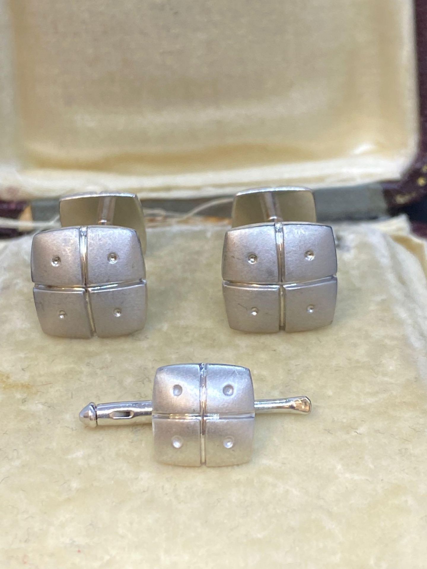 18ct White Gold Tiffany & Co Cuff Links and Matching Tie Pin - 23 Grams