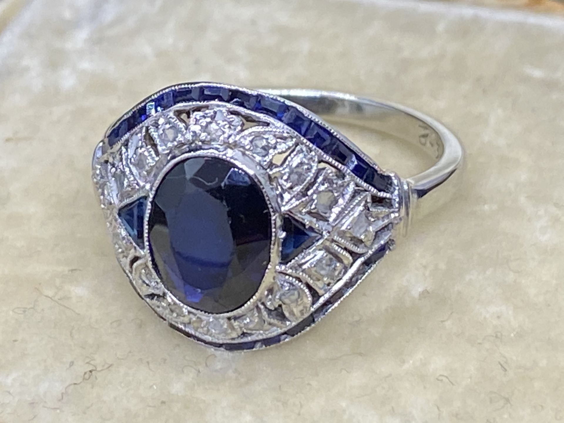 Stunning Art Deco 18ct Gold Sapphire & Diamond Ring - Dated 8-3-32 - Image 4 of 6