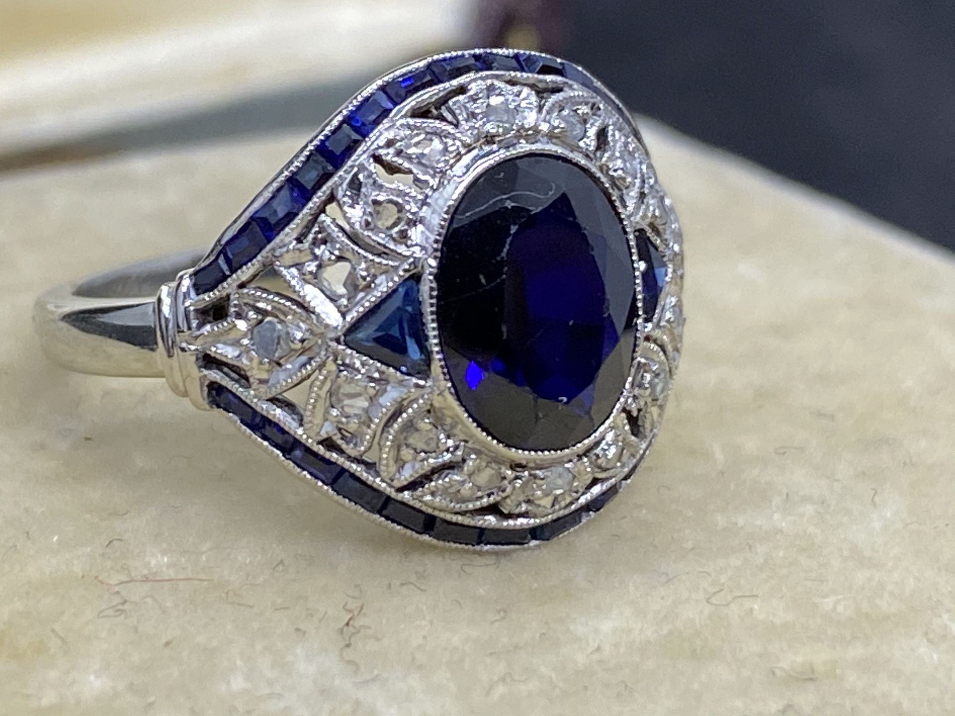 Stunning Art Deco 18ct Gold Sapphire & Diamond Ring - Dated 8-3-32 - Image 2 of 6