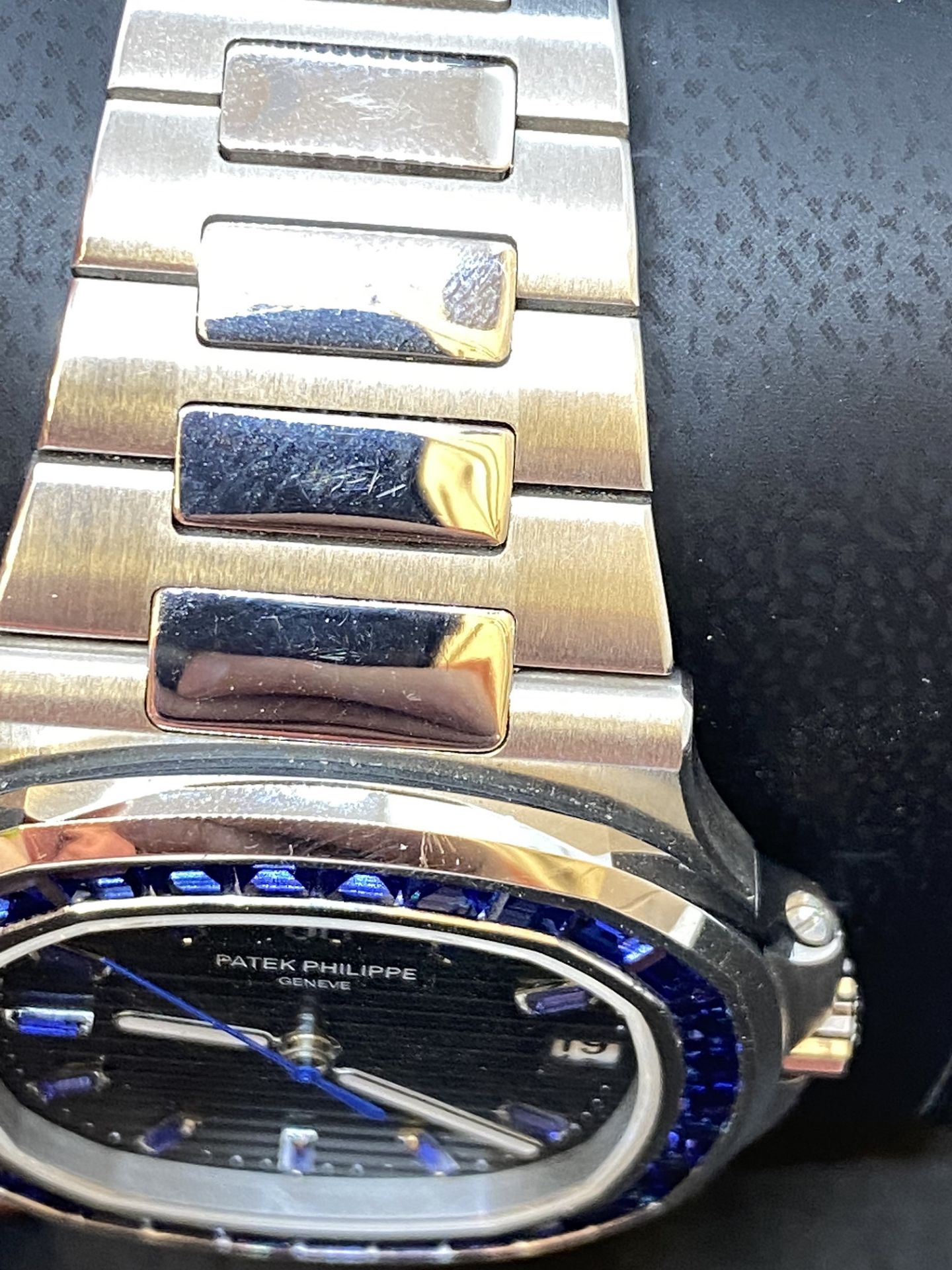 18ct WHITE GOLD WATCH MARKED PATEK PHILIPPE SET WITH BLUE SAPPHIRES - Image 6 of 19