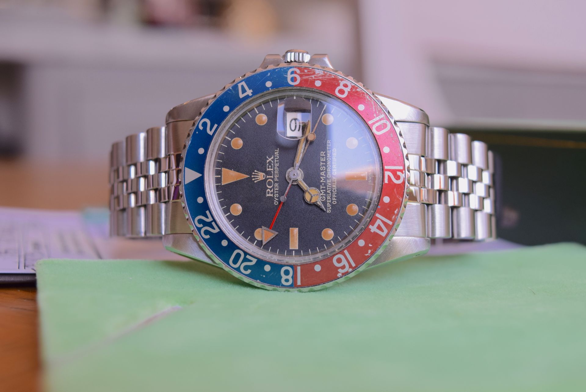 *Vintage* VERY RARE 1968 Rolex GMT Master Pepsi Ref. 1675 'Red Back, Fat Serif' - Image 3 of 30