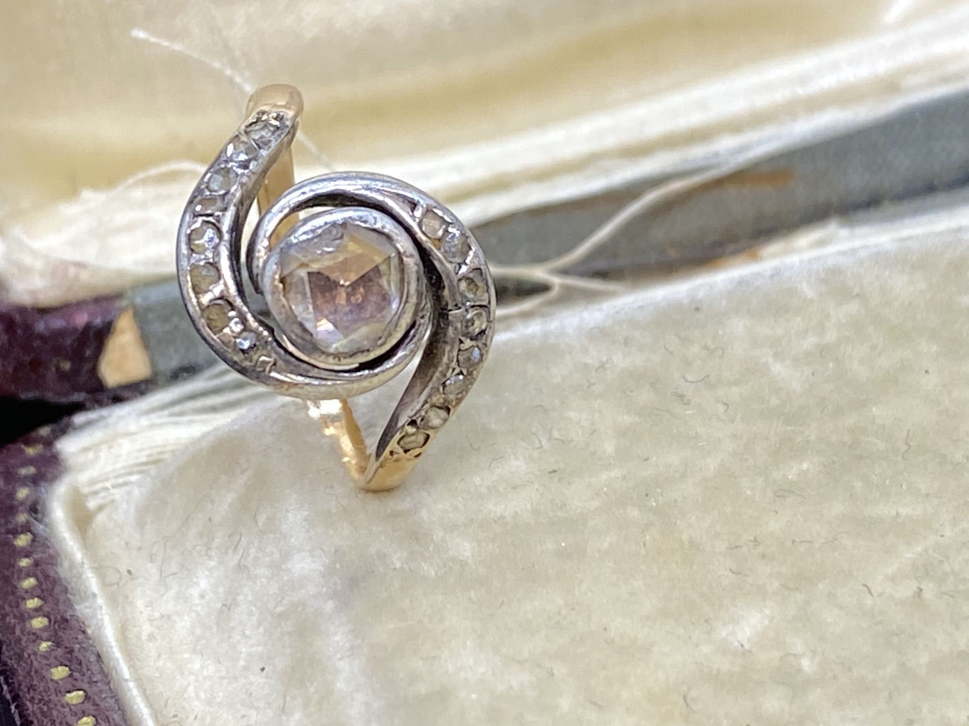 ANTIQUE 14ct GOLD DIAMOND SET RING