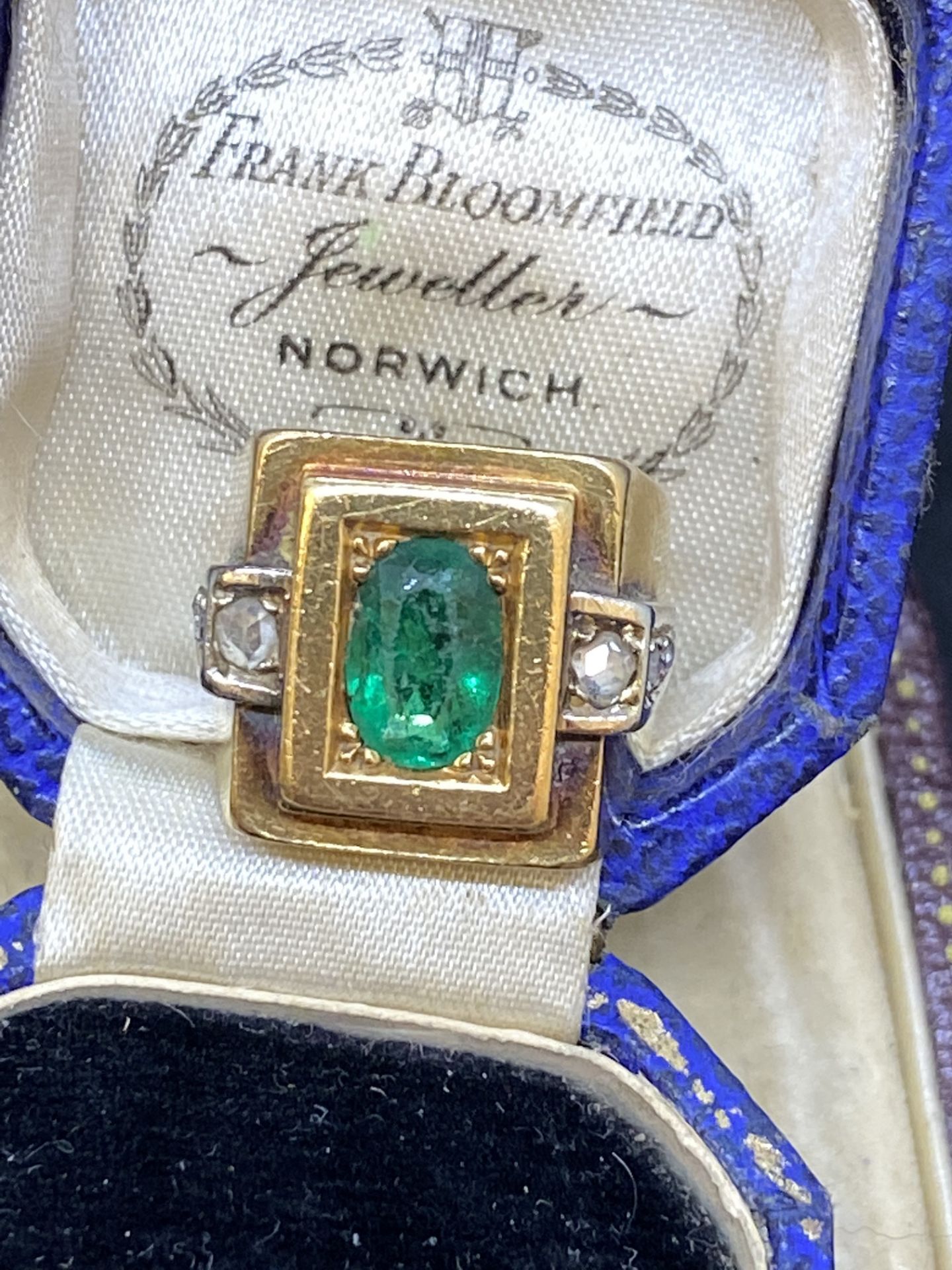 ANTIQUE FRENCH EMERALD & DIAMOND RING - TESTED AS 18ct GOLD