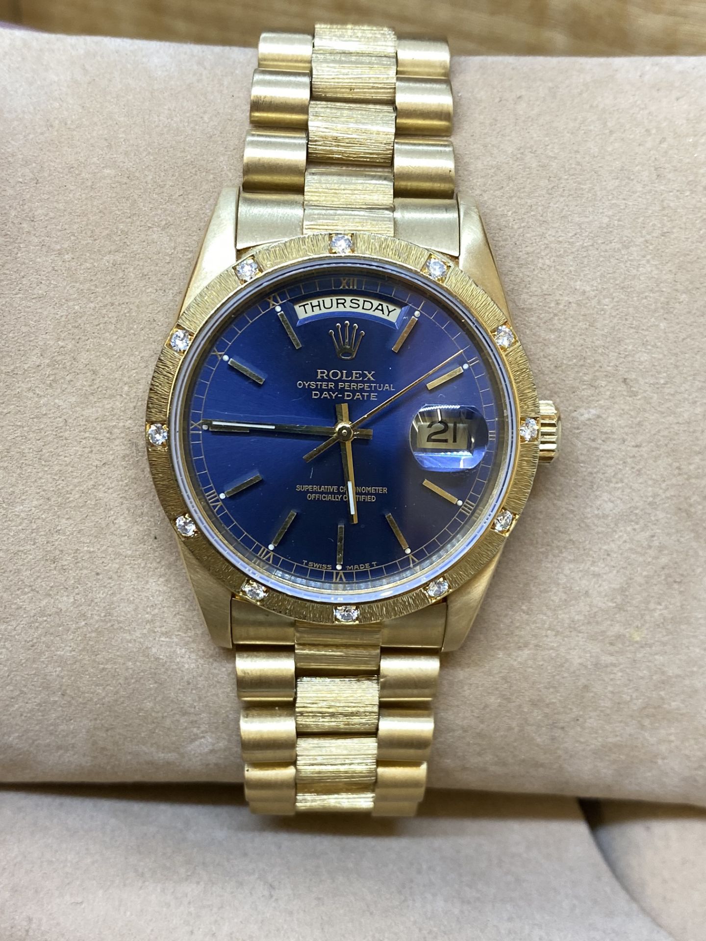 GENTS 18ct GOLD ROLEX DAY DATE WATCH SET WITH DIAMOND - BOXED