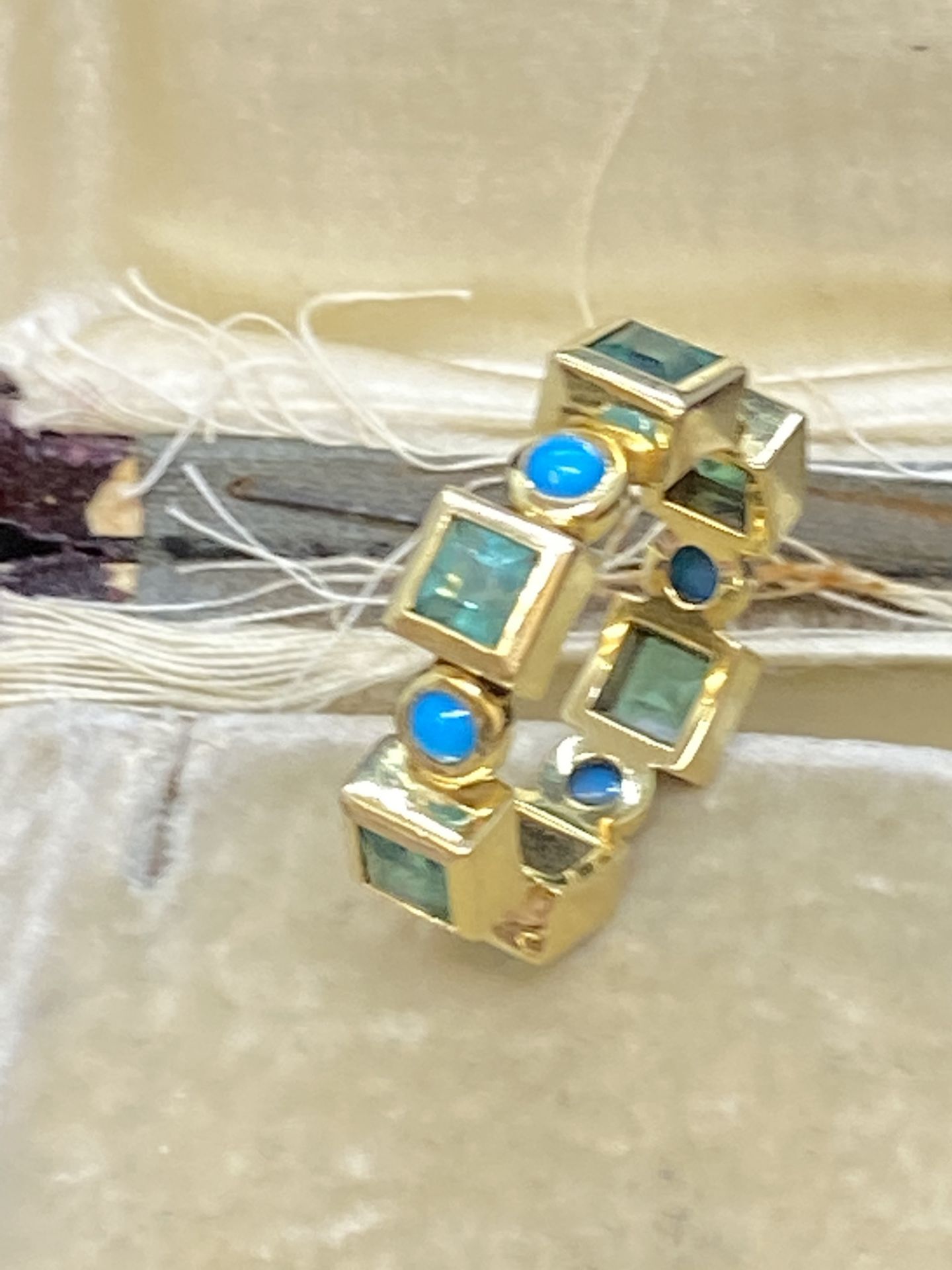 STUNNING ELENA VOTSI 18ct GOLD EMERALD & TURQUOISE RING