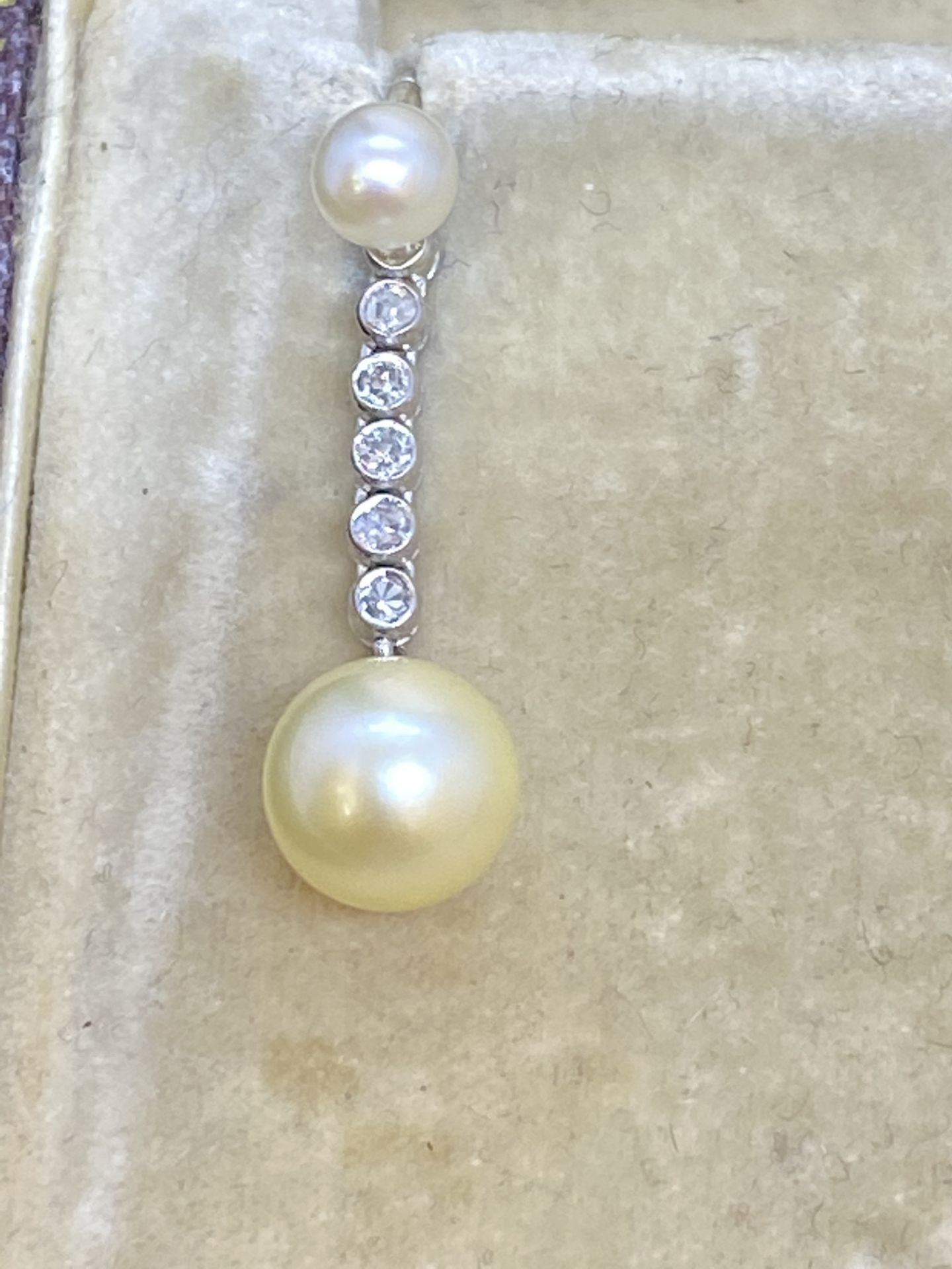 18ct GOLD DIAMOND & PEARL DROP EARRINGS - Image 3 of 5