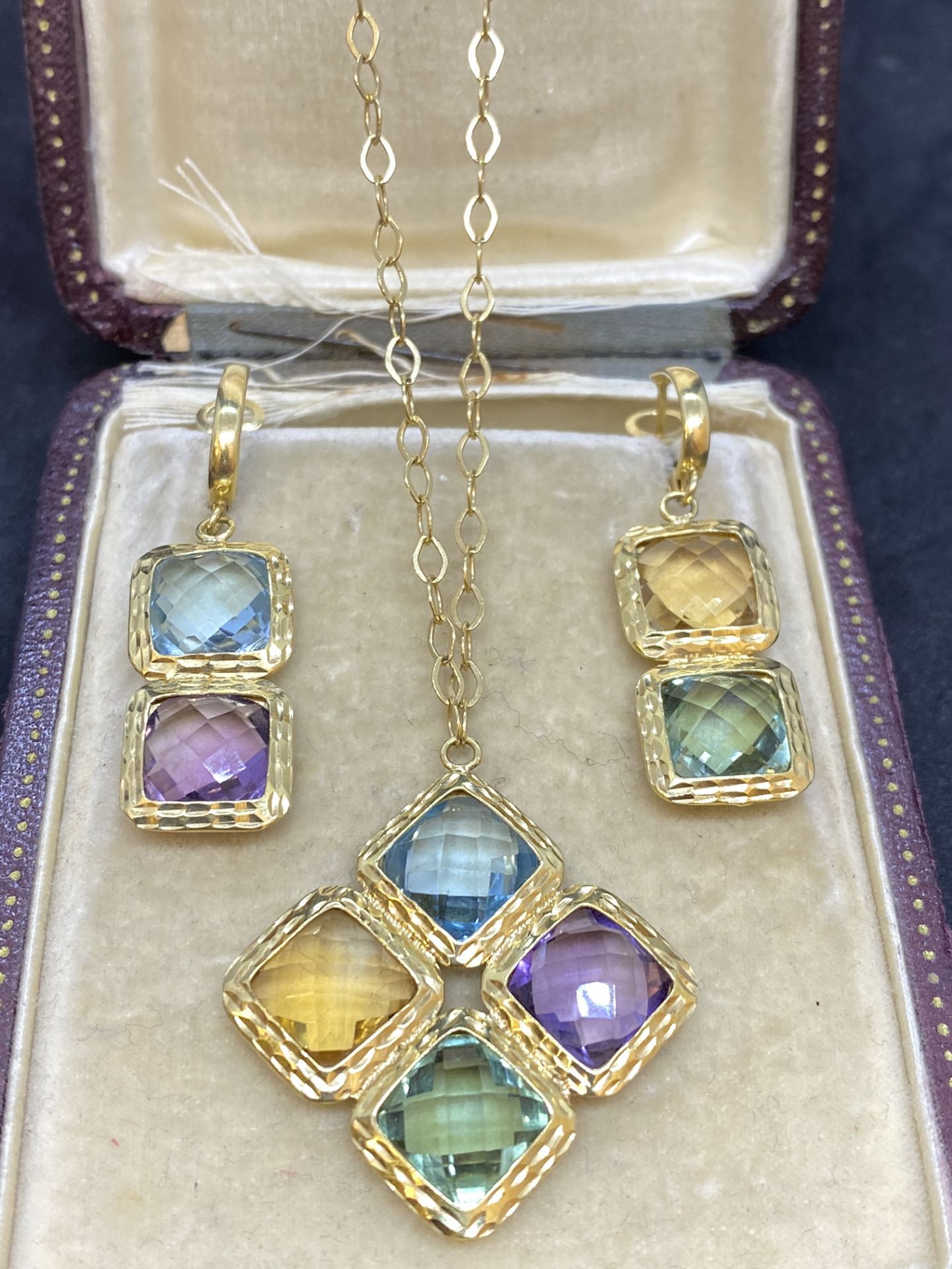 18ct GOLD BLUE TOPAZ, PERIDOT, CITRINE & AMETHYST NECKLACE & EARRING SET