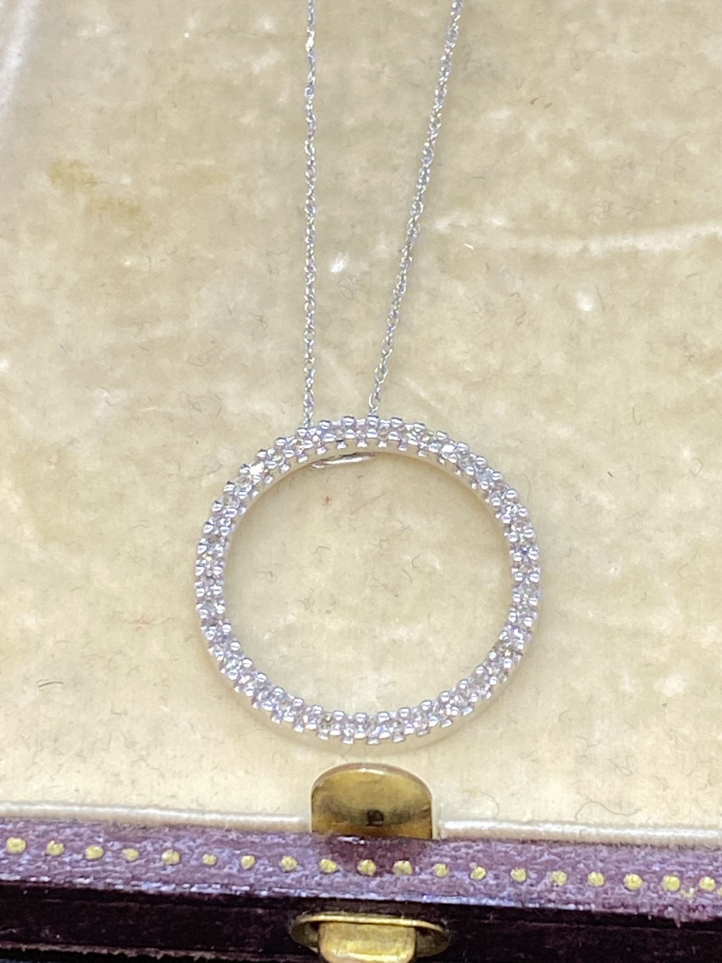 10k GOLD 0.40ct DIAMOND PENDANT & CHAIN - Image 2 of 4