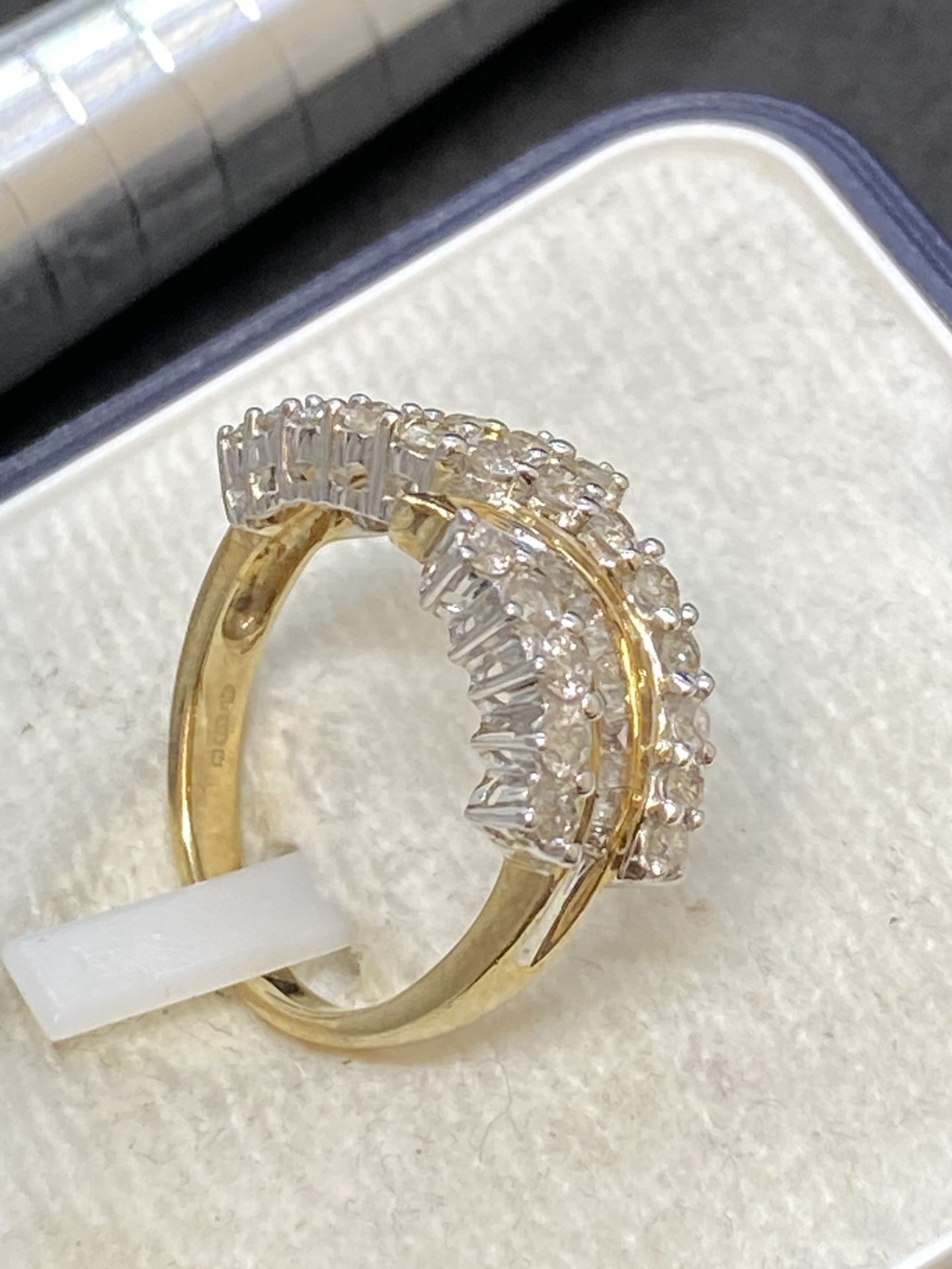 9ct GOLD 1.50ct DIAMOND SET RING - 4.2 GRAMS - Image 4 of 5