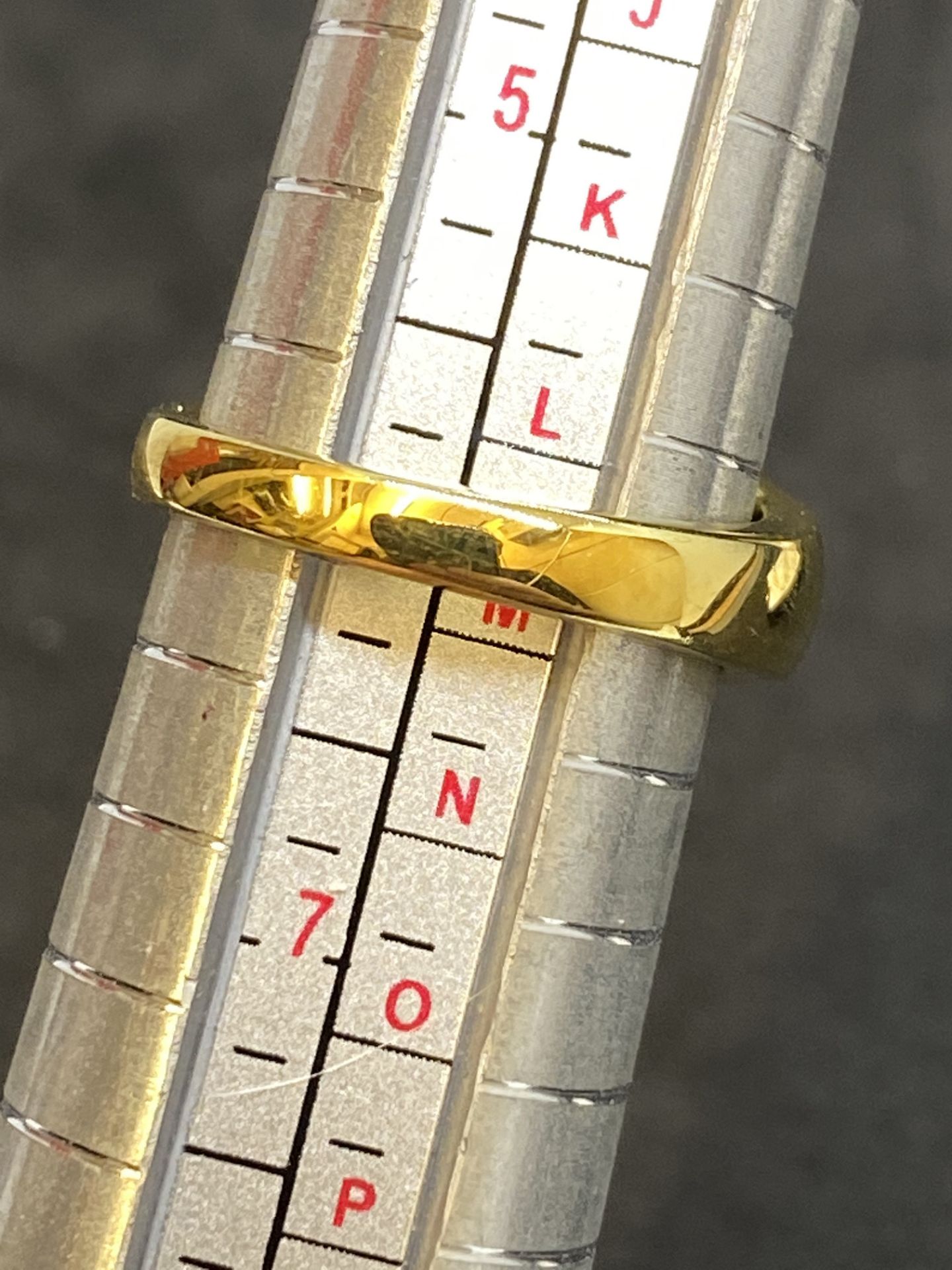 18ct GOLD SAPPHIRE & DIAMOND SET RING - 5.5 GRAMS - Image 3 of 3