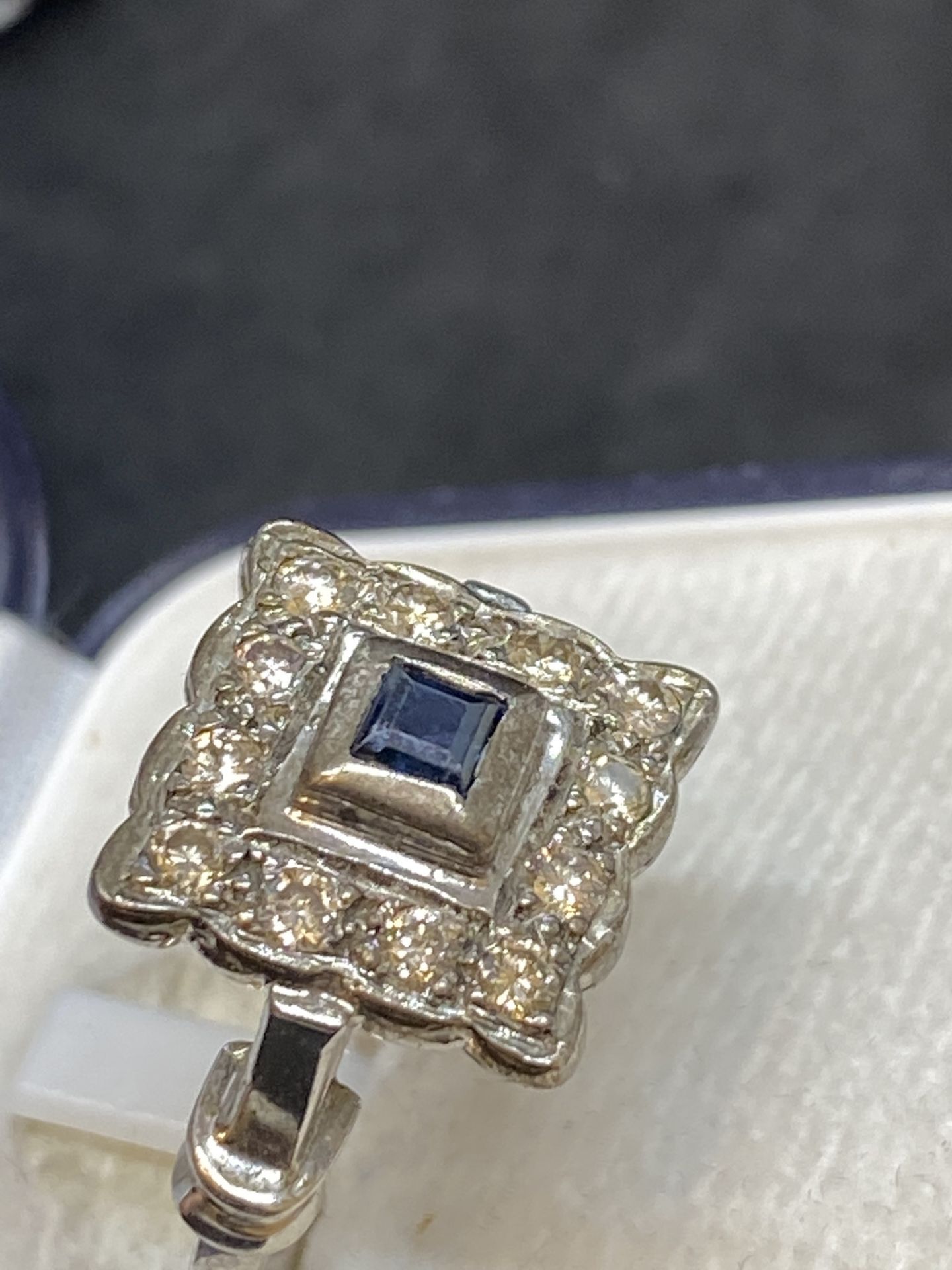 18ct GOLD SAPPHIRE & 0.50ct DIAMOND SET RING - 4.7 GRAMS