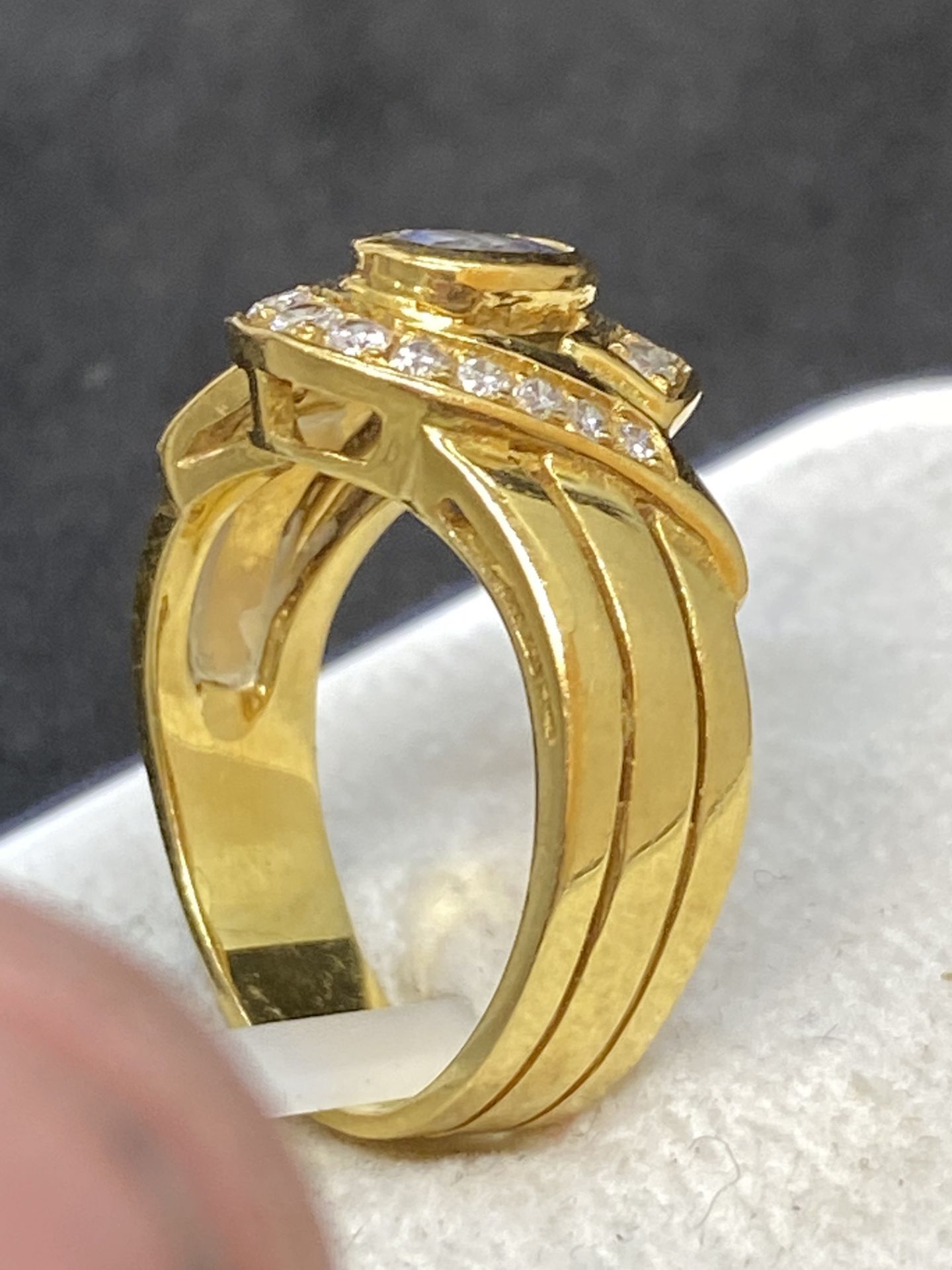 18ct GOLD 3 RING SET ILLUISION AQUA MARINE & 0.50 G/VS DIAMOND - 6.5 GRAMS - Image 4 of 6