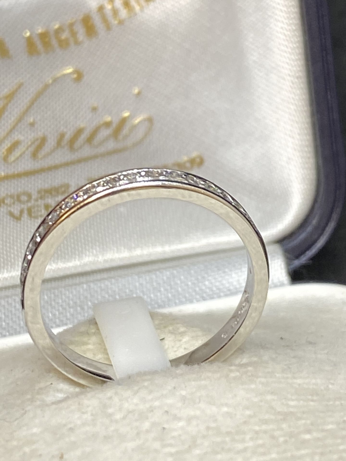 18ct WHITE GOLD DIAMOND SET RING - Image 2 of 4