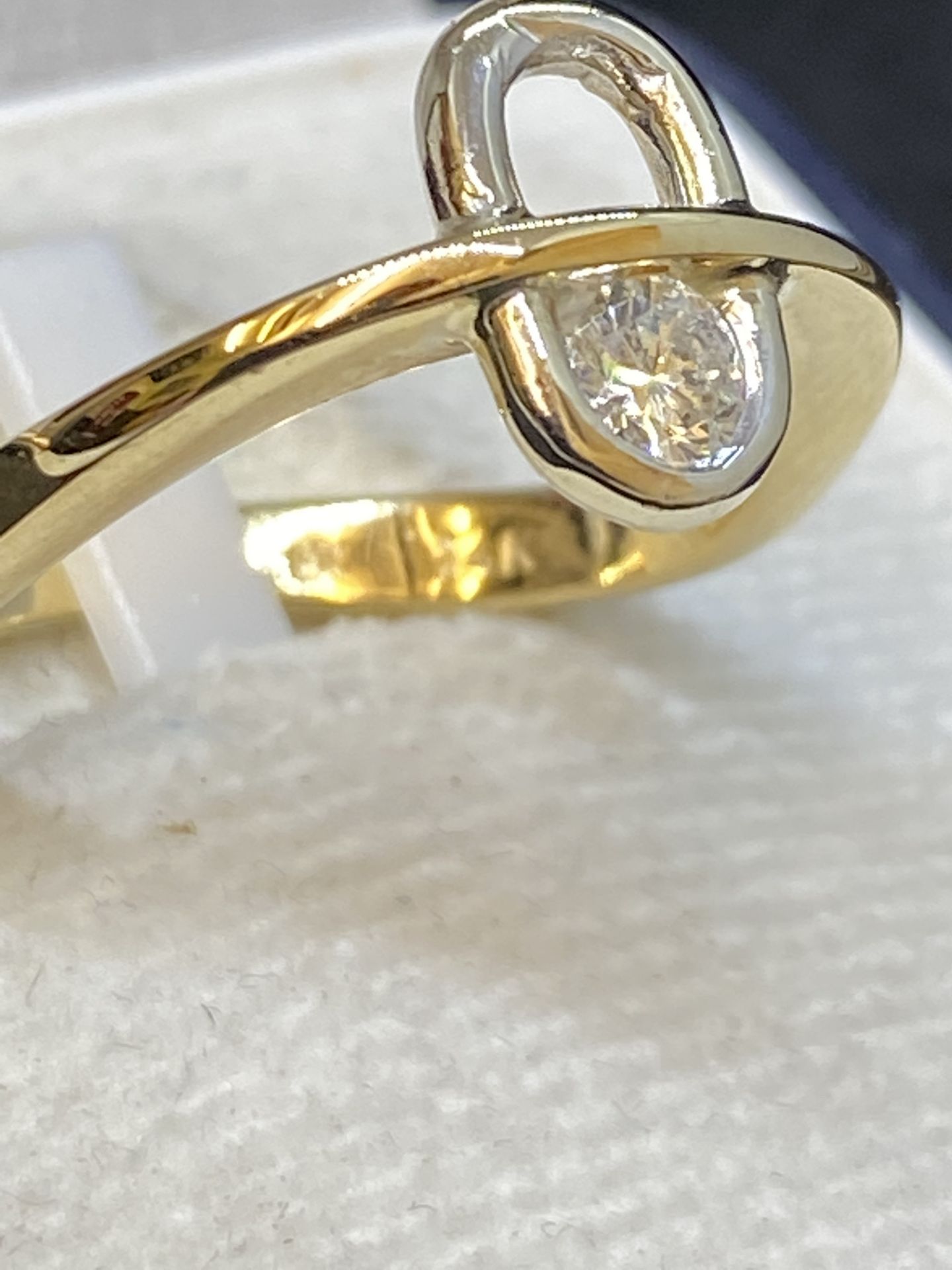 14ct GOLD 0.30ct DIAMOND SET PADLOCK RING - 4 GRAMS