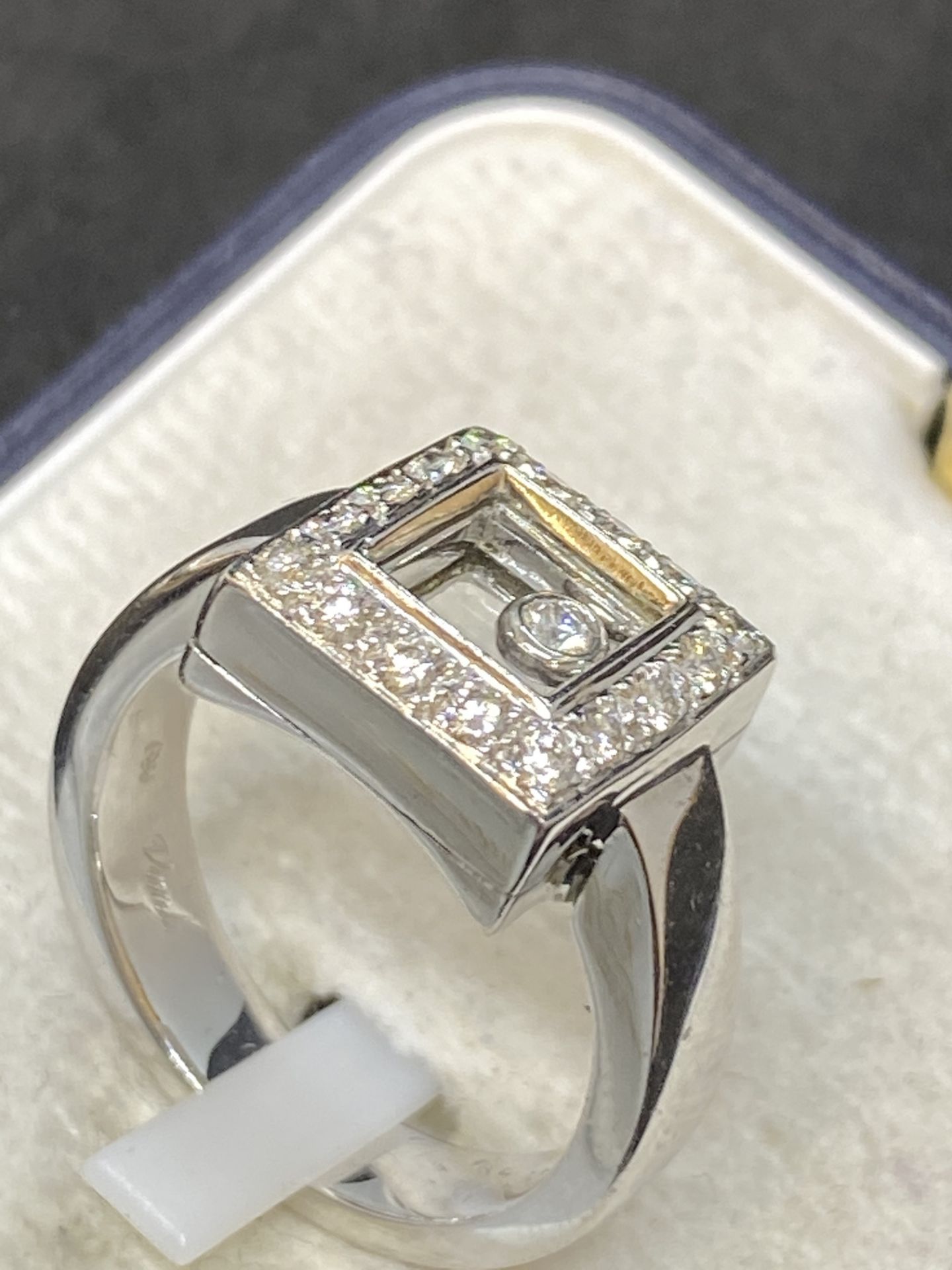 18ct GOLD 0.50ct H/VS DIAMOND CHOPARD STYLE RING - 14 GRAMS - Image 3 of 4