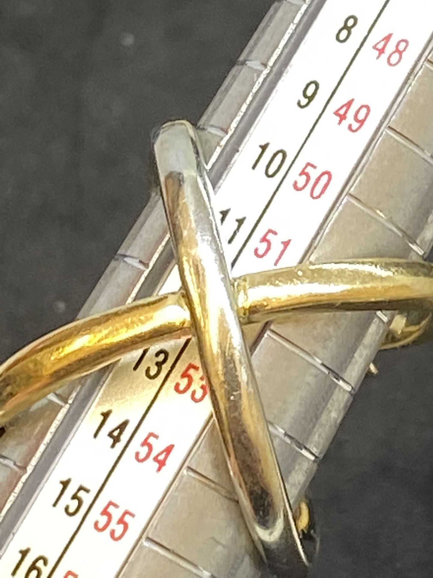 18ct GOLD CROSSOVER MODERN 1.50ct G/VS/SI DIAMOND RING - 14.3 GRAMS - Image 4 of 4