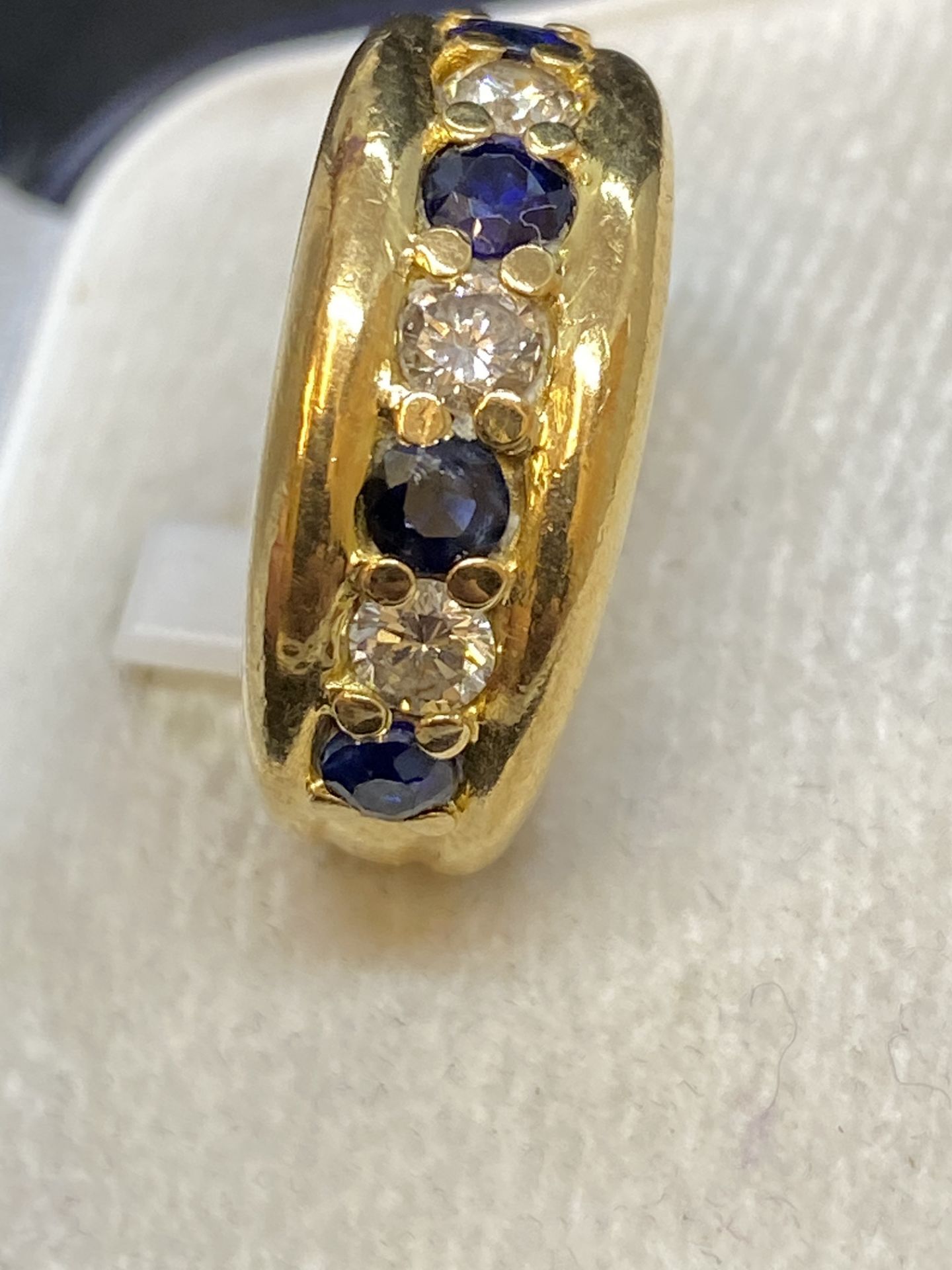 18ct GOLD SAPPHIRE & DIAMOND SET RING - 5 GRAMS - Image 2 of 5