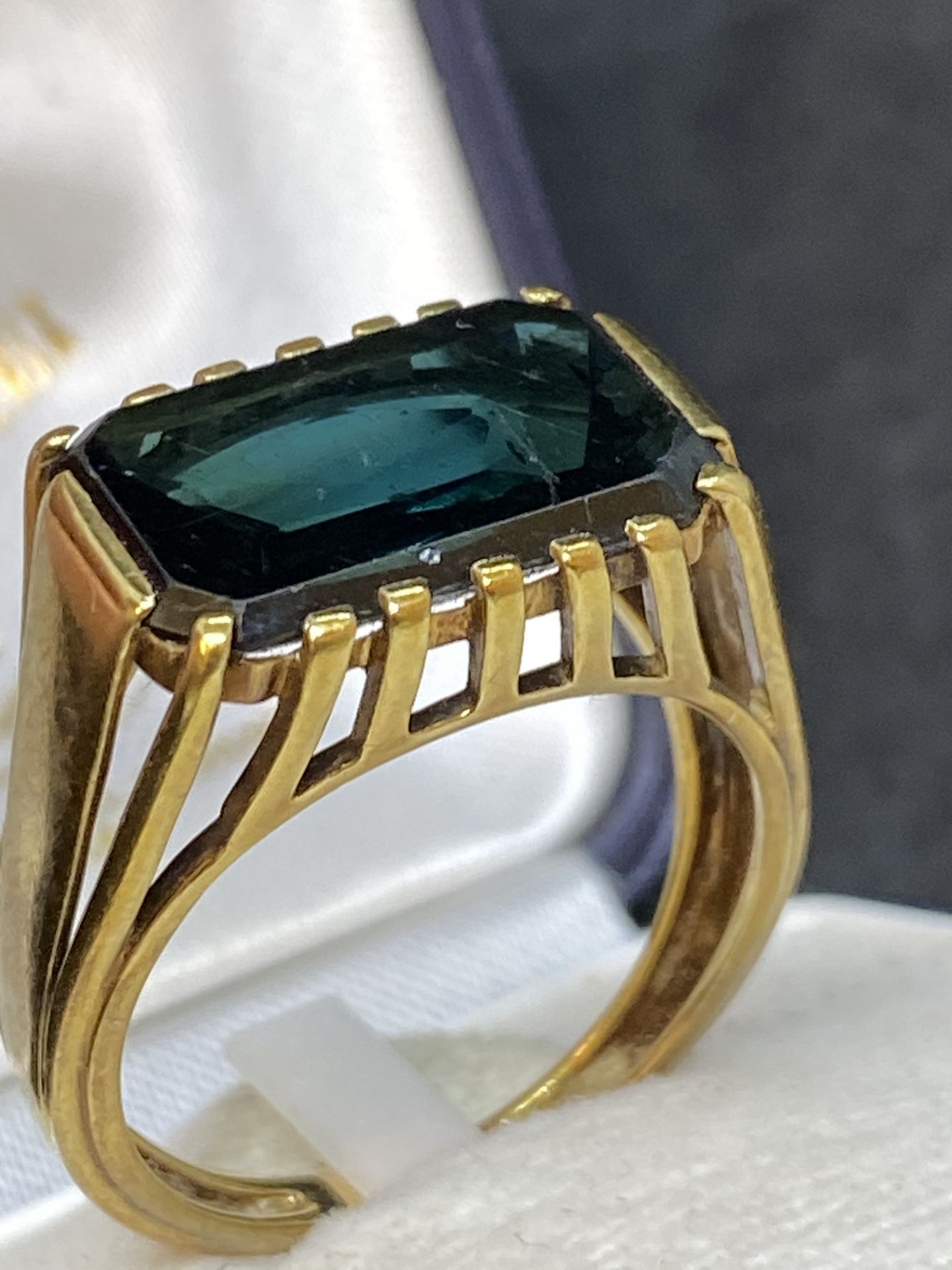 14k GOLD GENTS RING - 8 GRAMS - Image 2 of 5