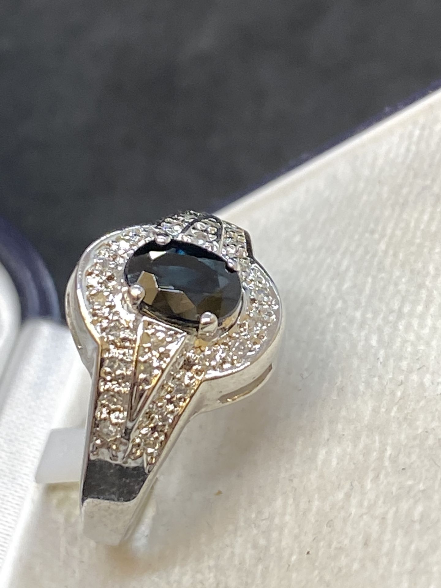 14ct WHITE GOLD 1.00ct SAPPHIRE & 0.50ct DIAMOND RING - Image 3 of 4