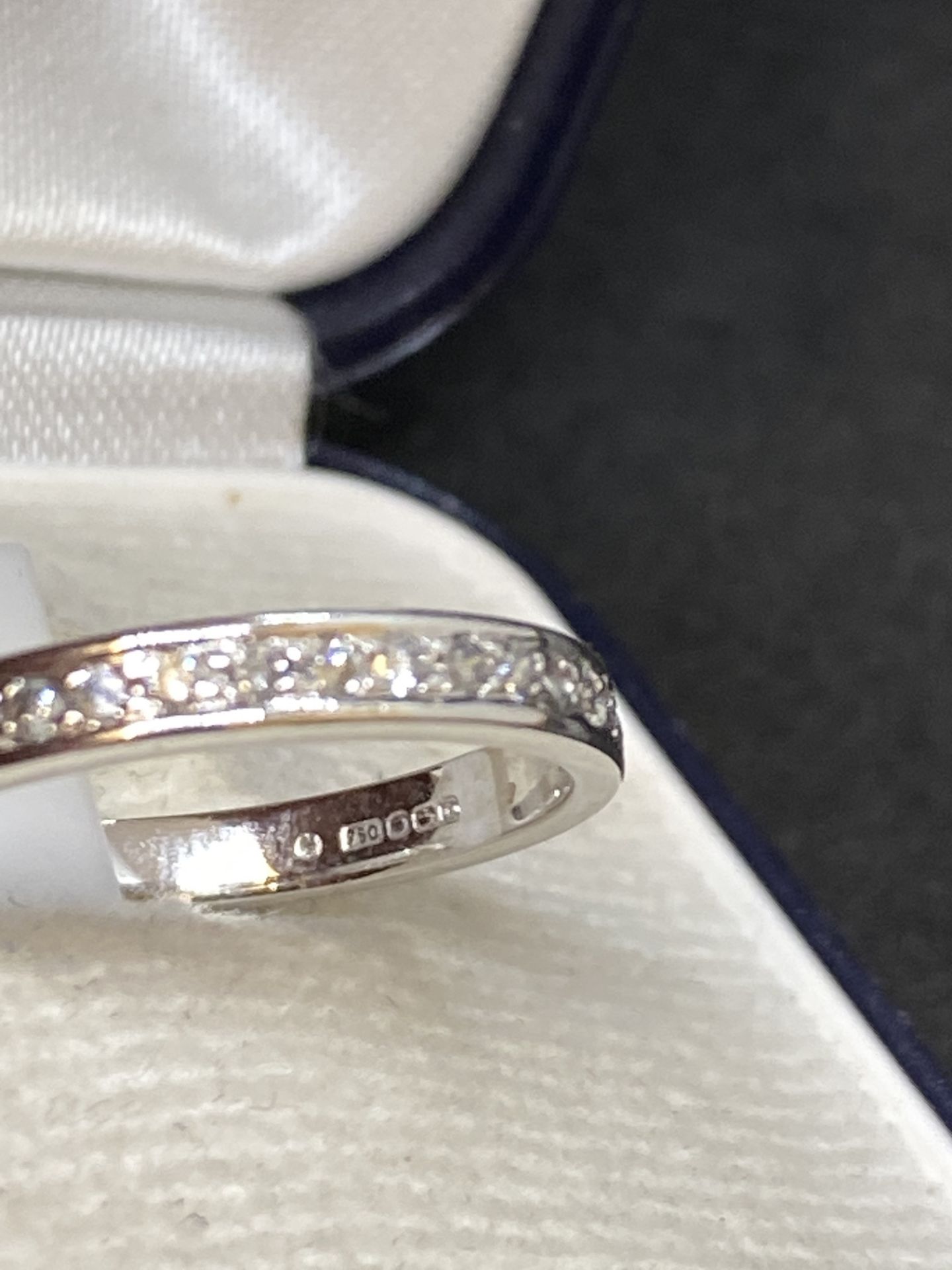 18ct WHITE GOLD DIAMOND SET RING - Image 3 of 4