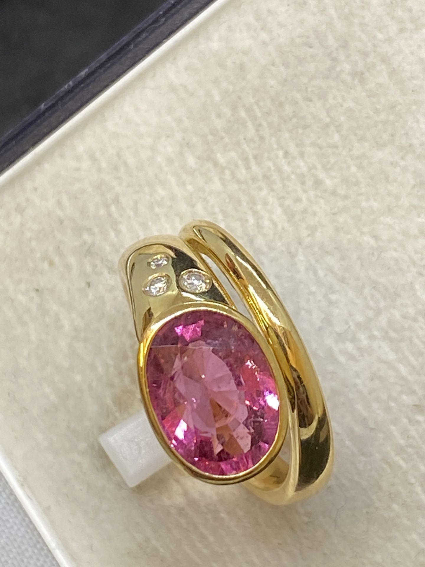 18ct YELLOW GOLD 3.00ct PINK TOPAZ & DIAMOND SET RING - 9 GRAMS - Image 4 of 6