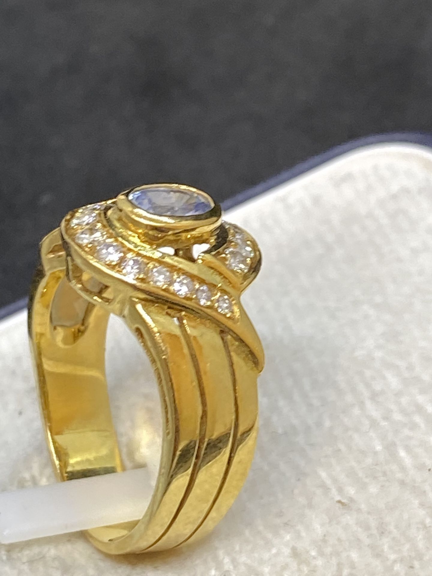 18ct GOLD 3 RING SET ILLUISION AQUA MARINE & 0.50 G/VS DIAMOND - 6.5 GRAMS - Image 5 of 6