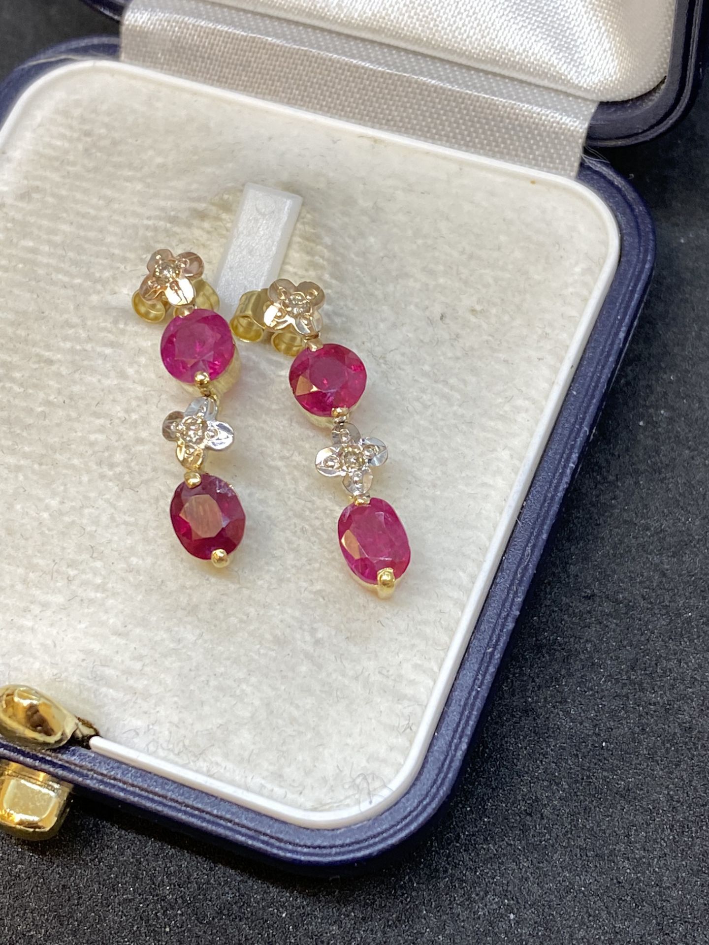 18ct GOLD 2.50ct RUBY & DIAMOND SET EARRINGS - Image 2 of 3