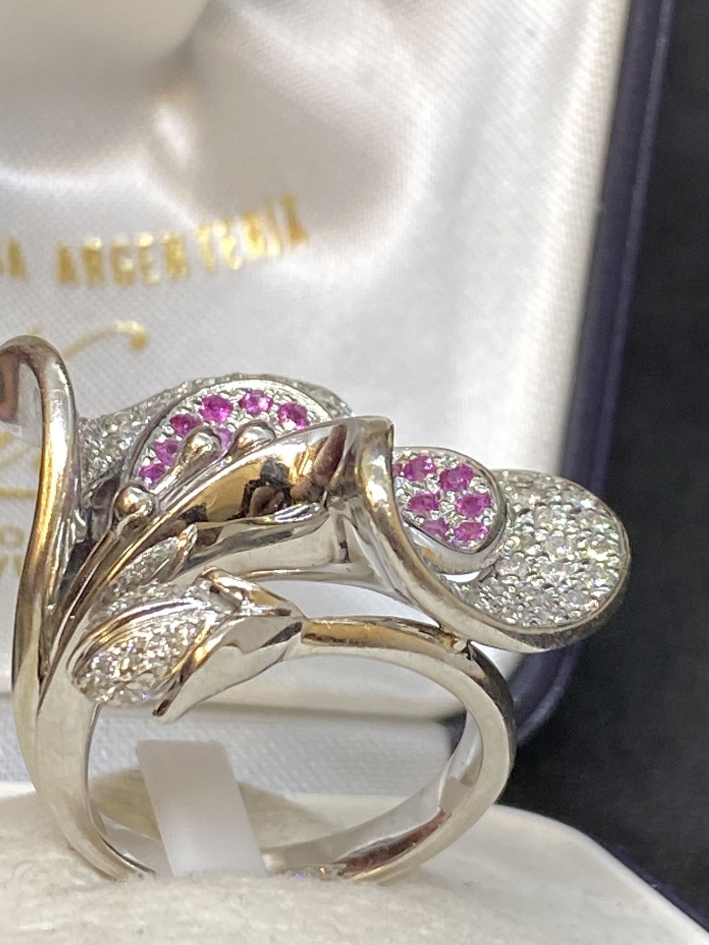 18ct GOLD LILY 1.50ct G/VS DIAMOND & 1.00ct PINK SAPPHIRE SET RING - 16 GRAMS - Image 5 of 7