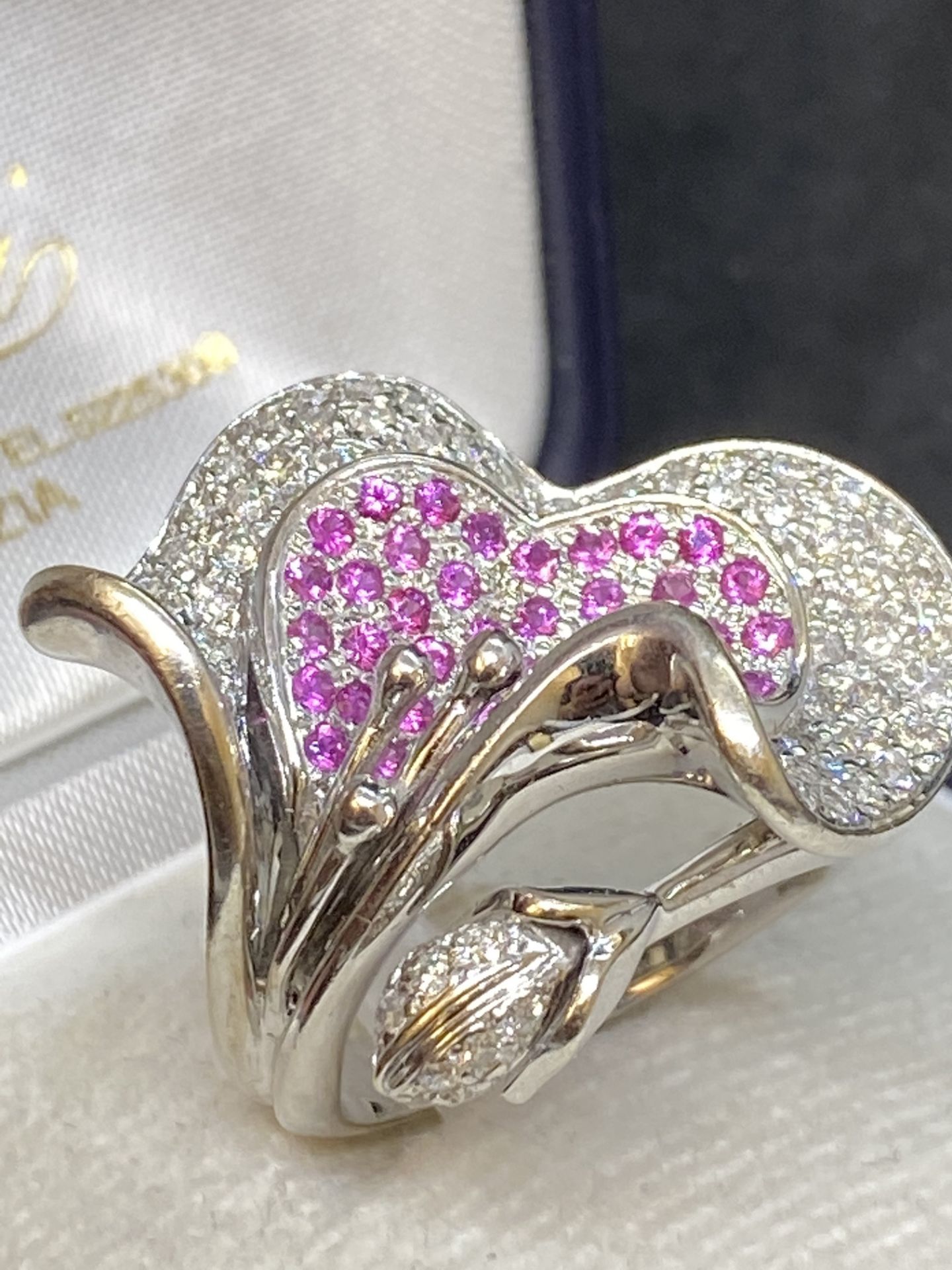 18ct GOLD LILY 1.50ct G/VS DIAMOND & 1.00ct PINK SAPPHIRE SET RING - 16 GRAMS