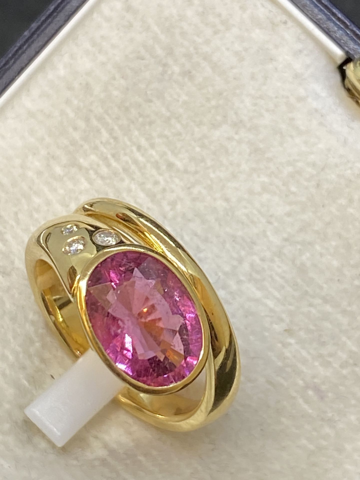 18ct YELLOW GOLD 3.00ct PINK TOPAZ & DIAMOND SET RING - 9 GRAMS - Image 3 of 6