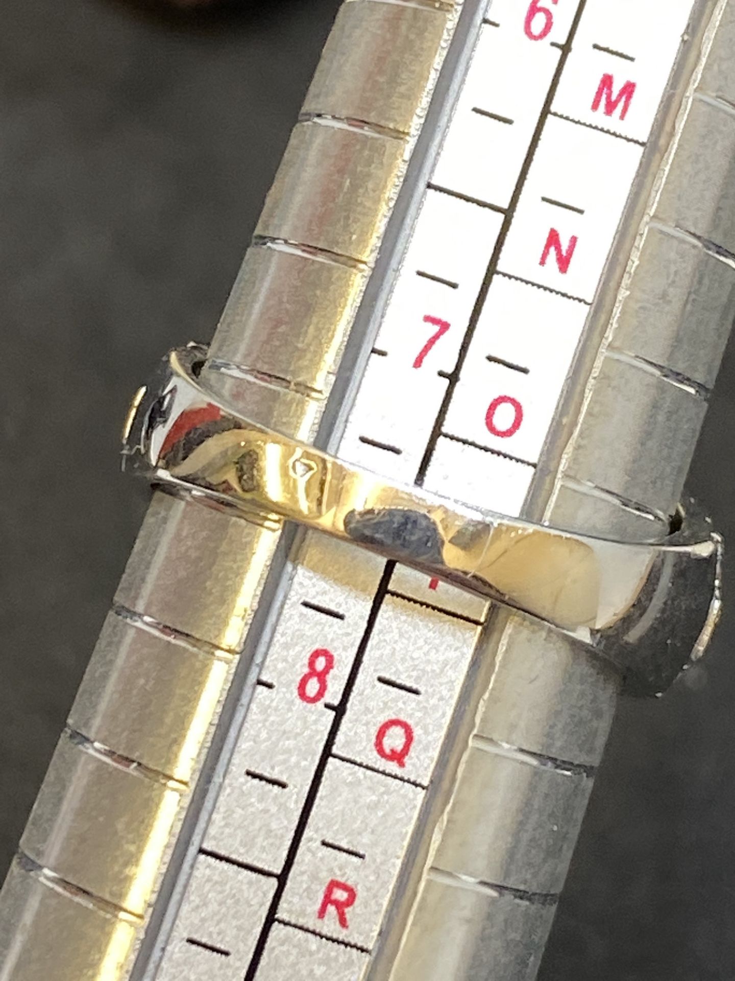 18ct GOLD 0.50ct DIAMOND SET RING - 6 GRAMS - Image 3 of 3